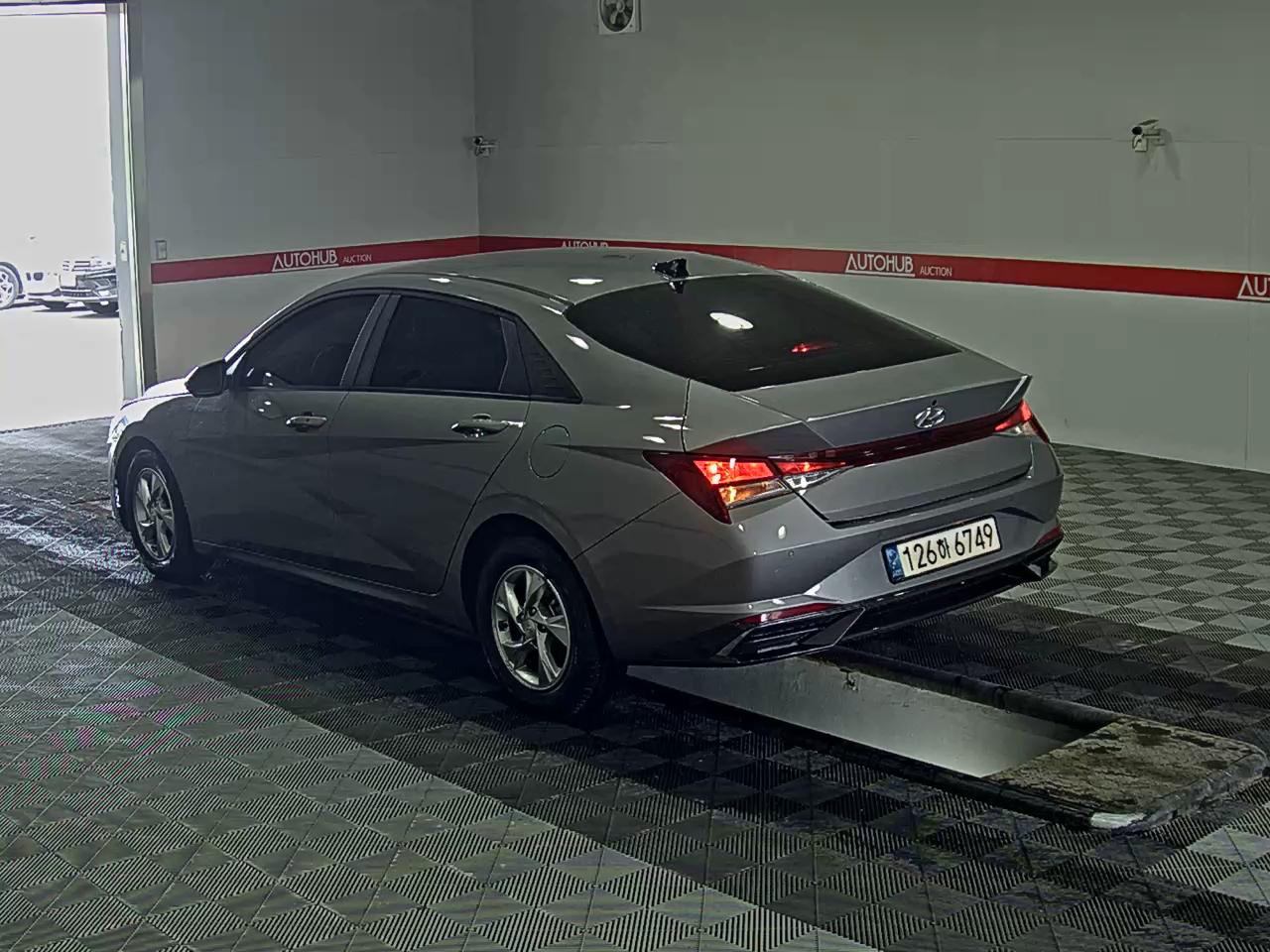 Hyundai Elantra 2022 - Image 5