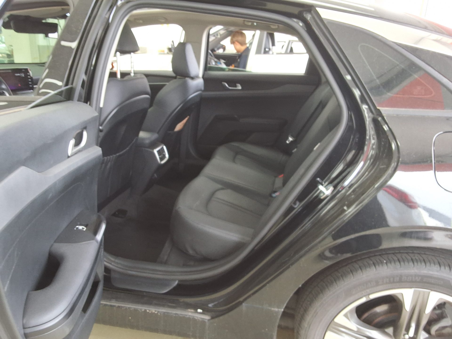 Kia K5 2022 - Image 11