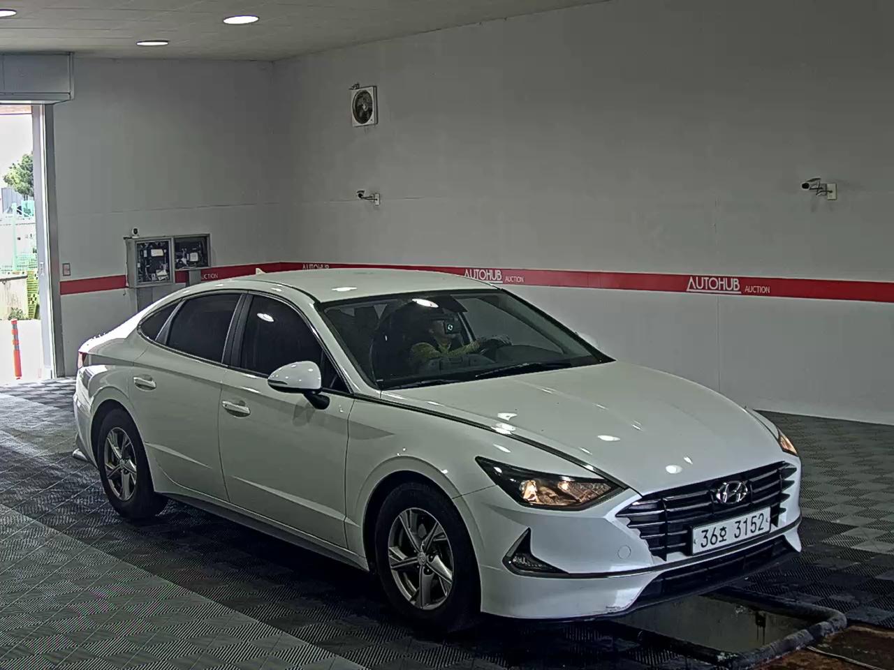 Hyundai Sonata 2020 - Image 2