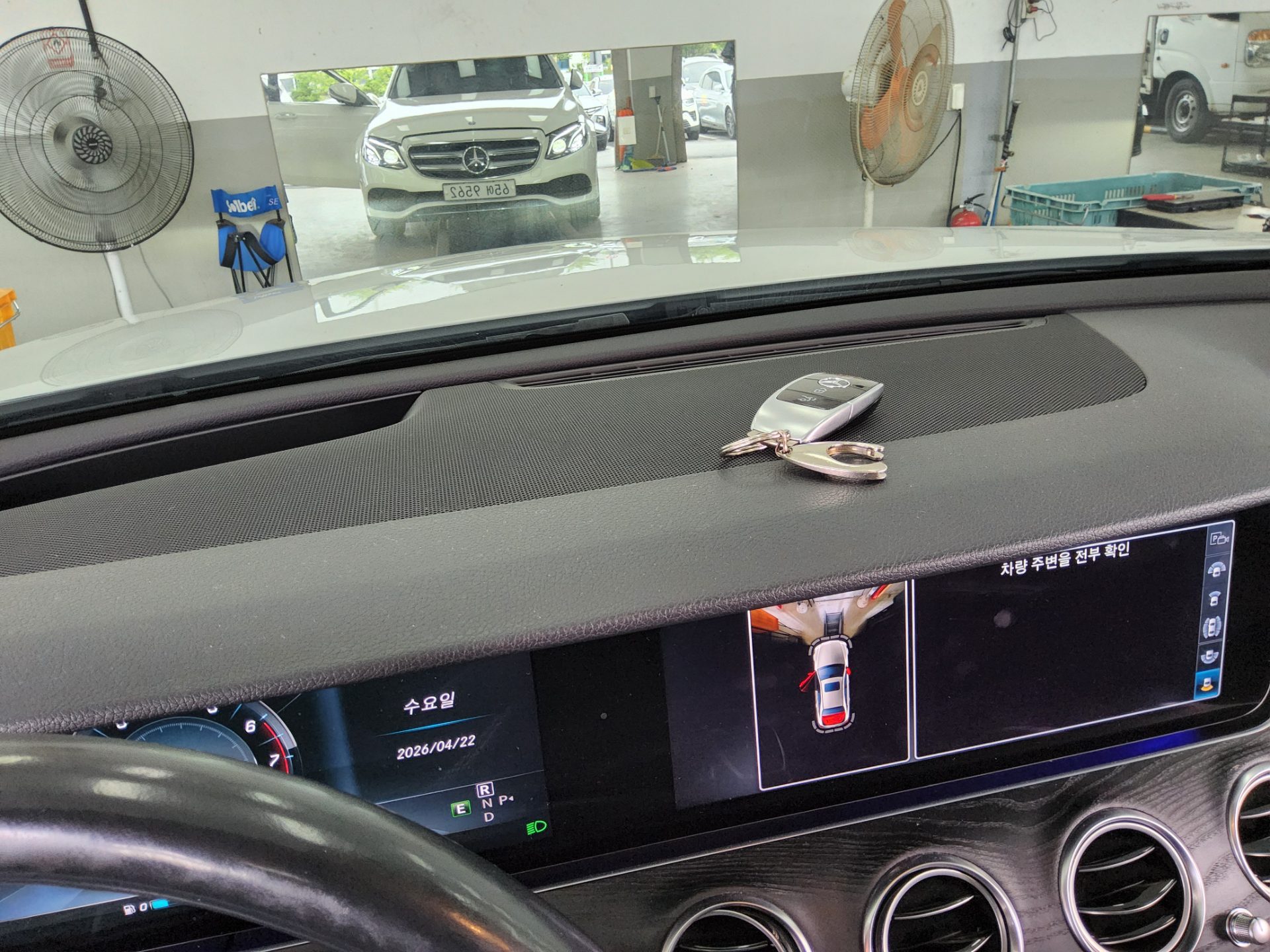 메르세데스-벤츠 E-클래스 2017 - 이미지 19