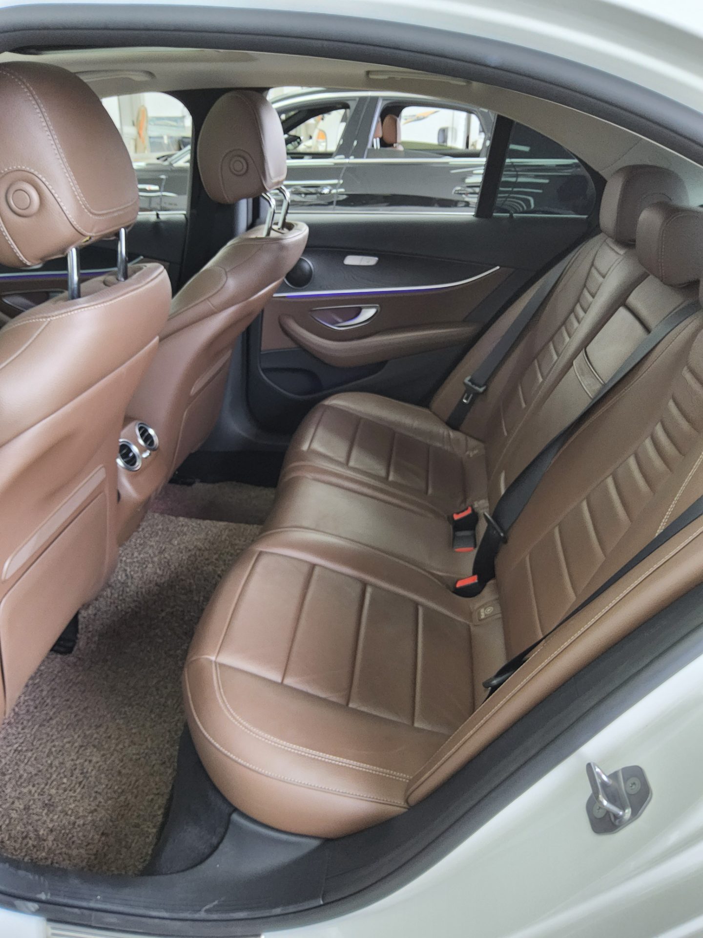 메르세데스-벤츠 E-클래스 2017 - 이미지 12