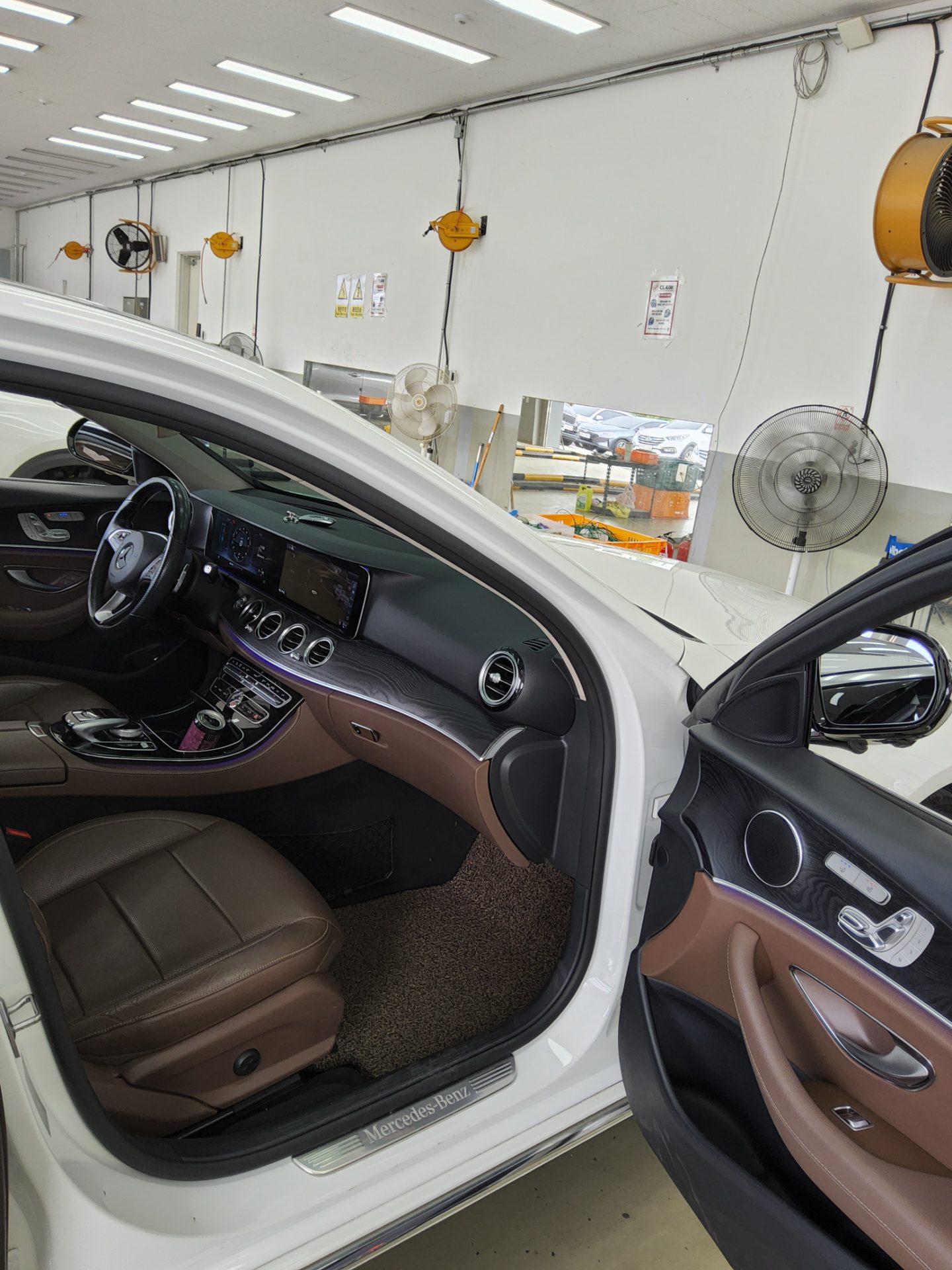 메르세데스-벤츠 E-클래스 2017 - 이미지 14