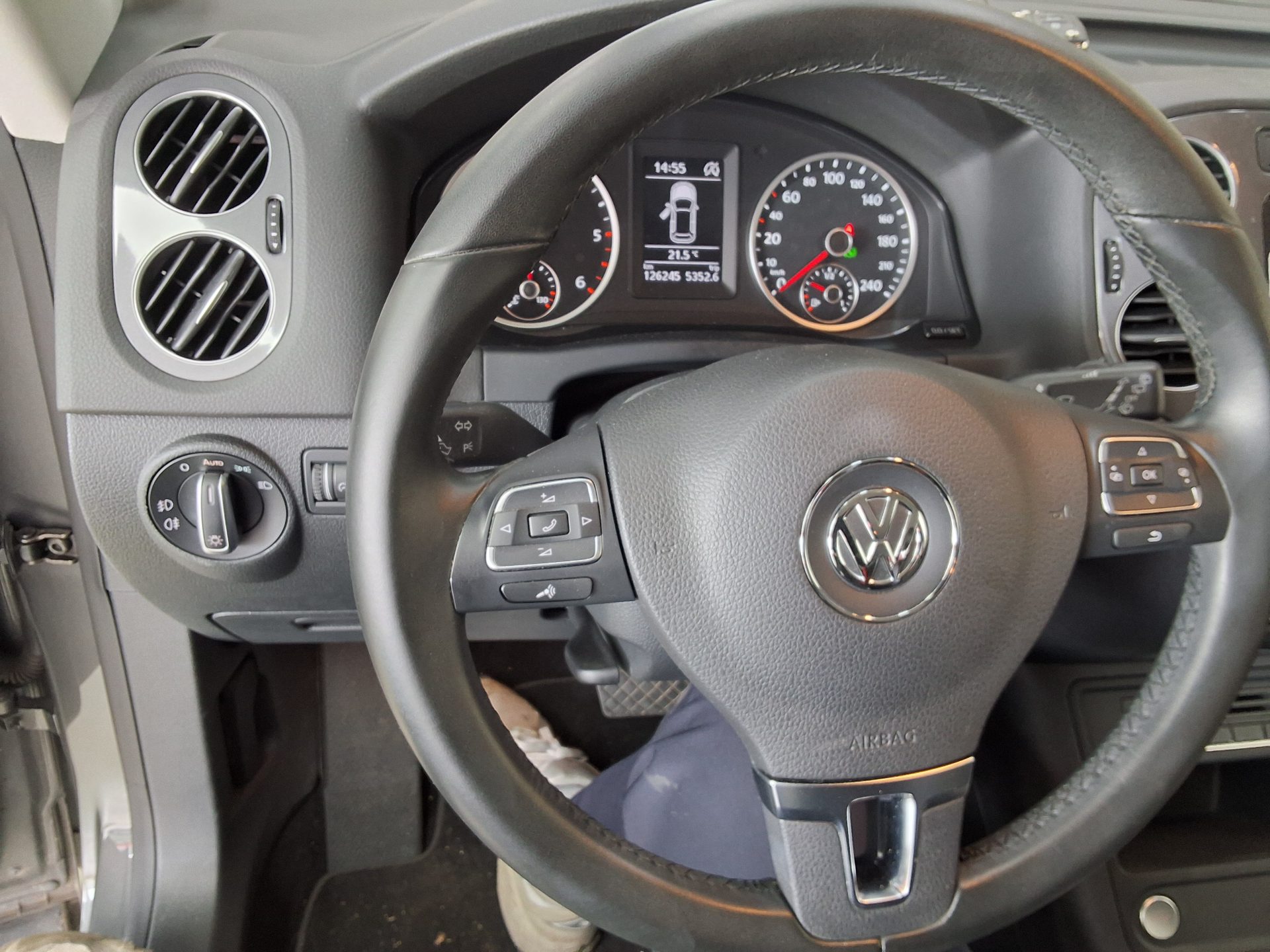 Volkswagen Tiguan 2016 - Image 16