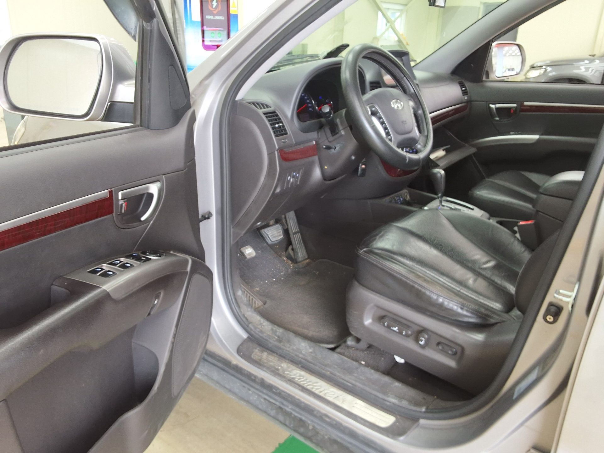Hyundai Santa Fe 2010 - Image 9