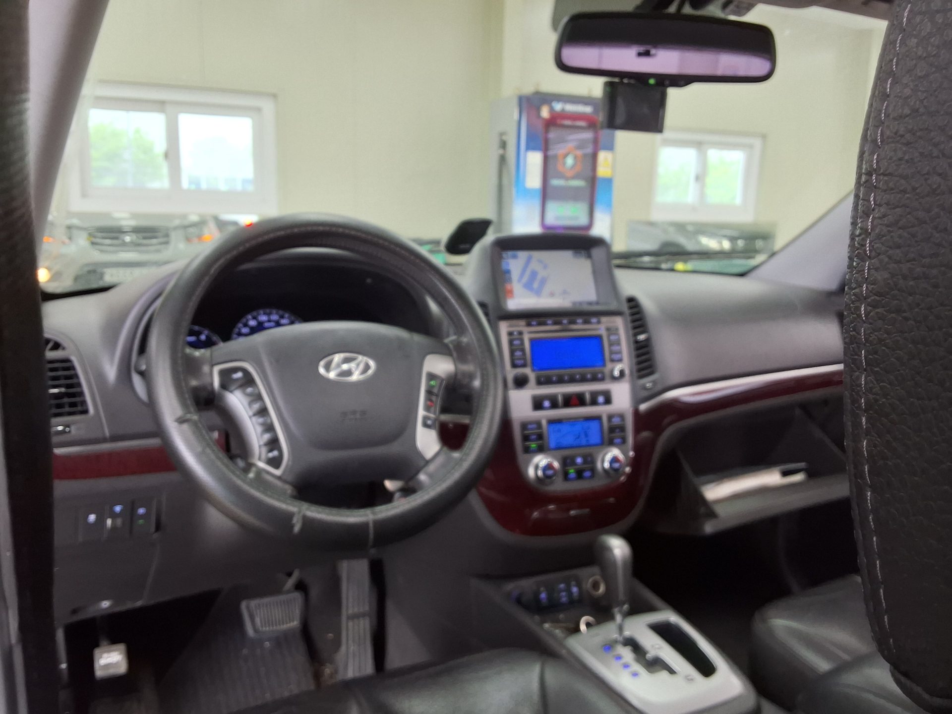 Hyundai Santa Fe 2010 - Image 10