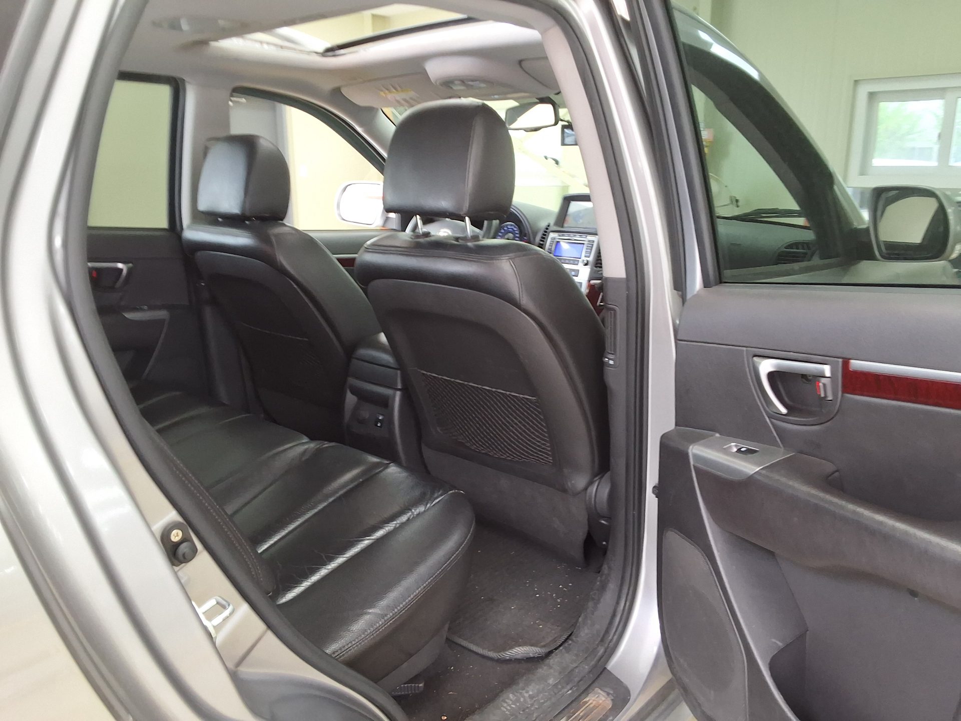 Hyundai Santa Fe 2010 - Image 12