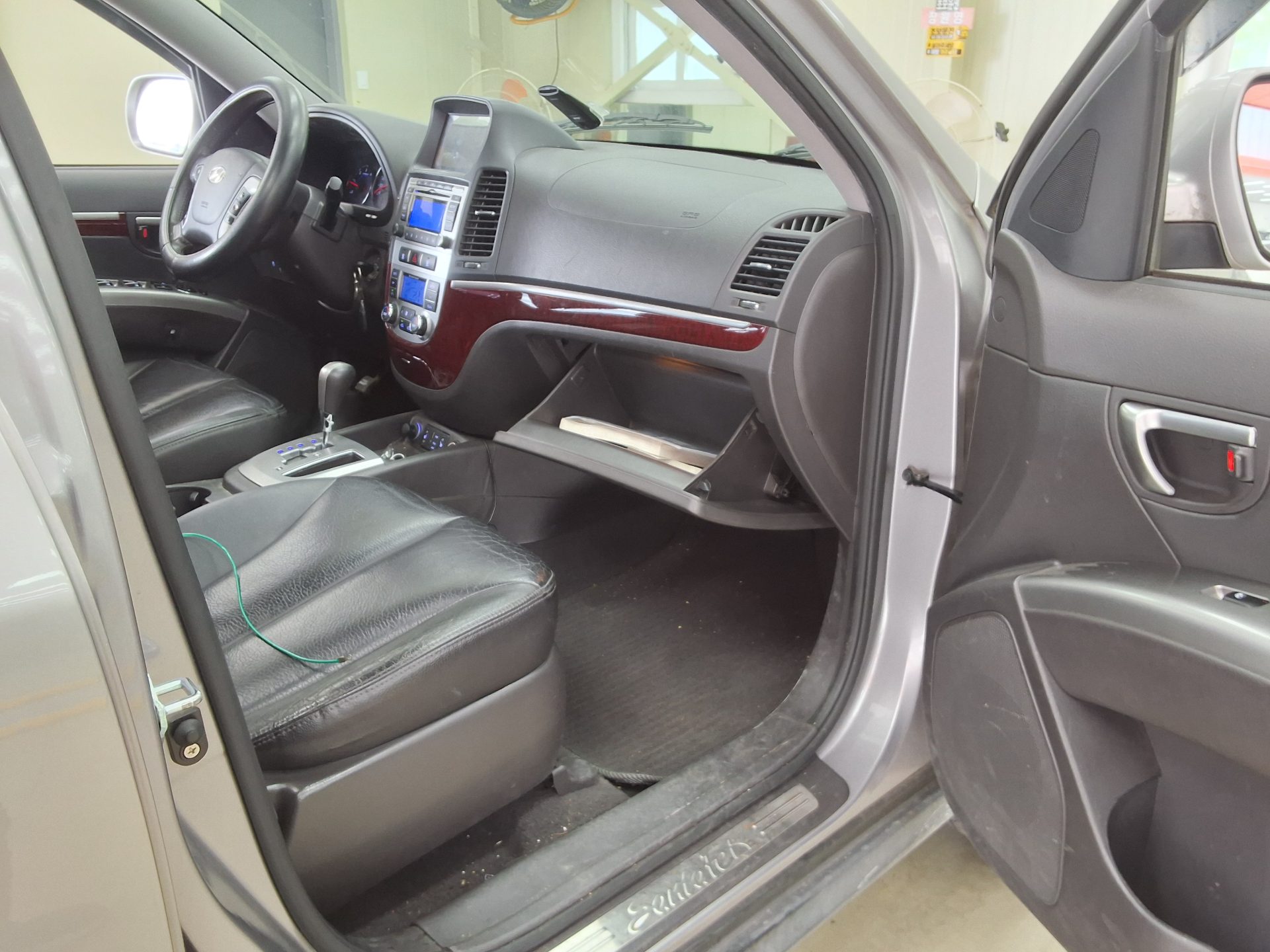 Hyundai Santa Fe 2010 - Image 13