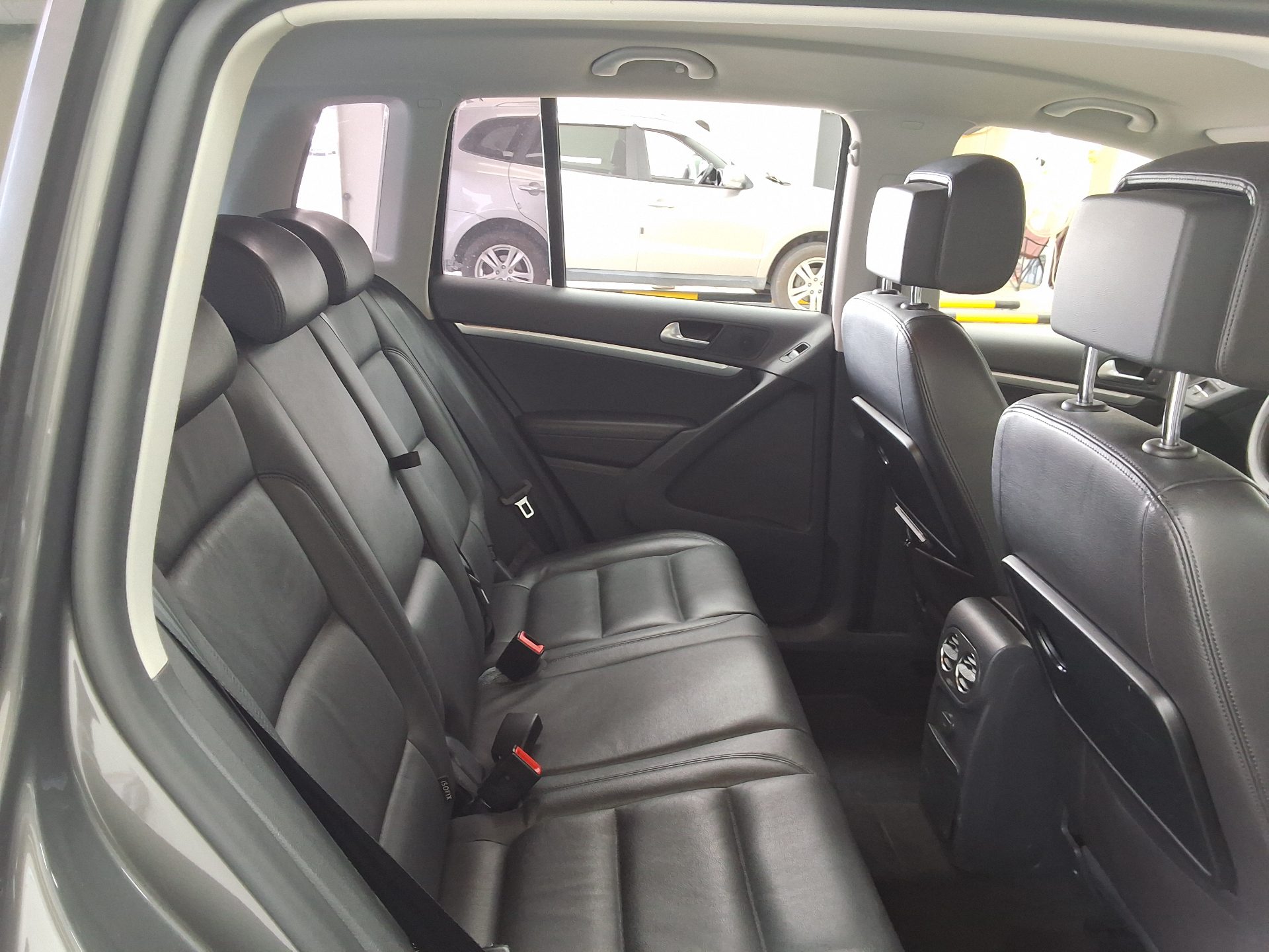 Volkswagen Tiguan 2016 - Image 12