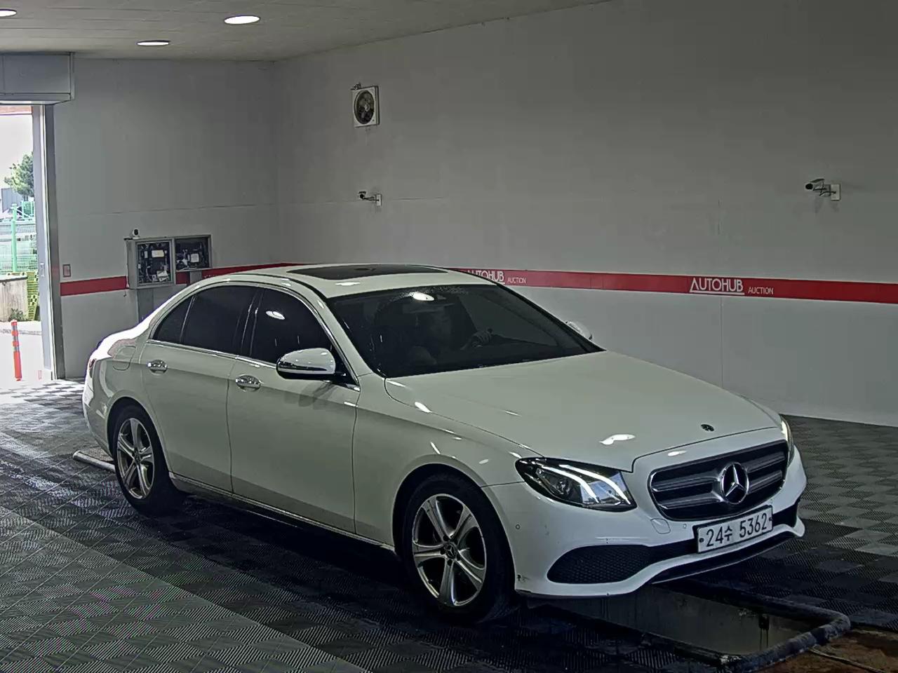 메르세데스-벤츠 E-클래스 2018 - 이미지 2