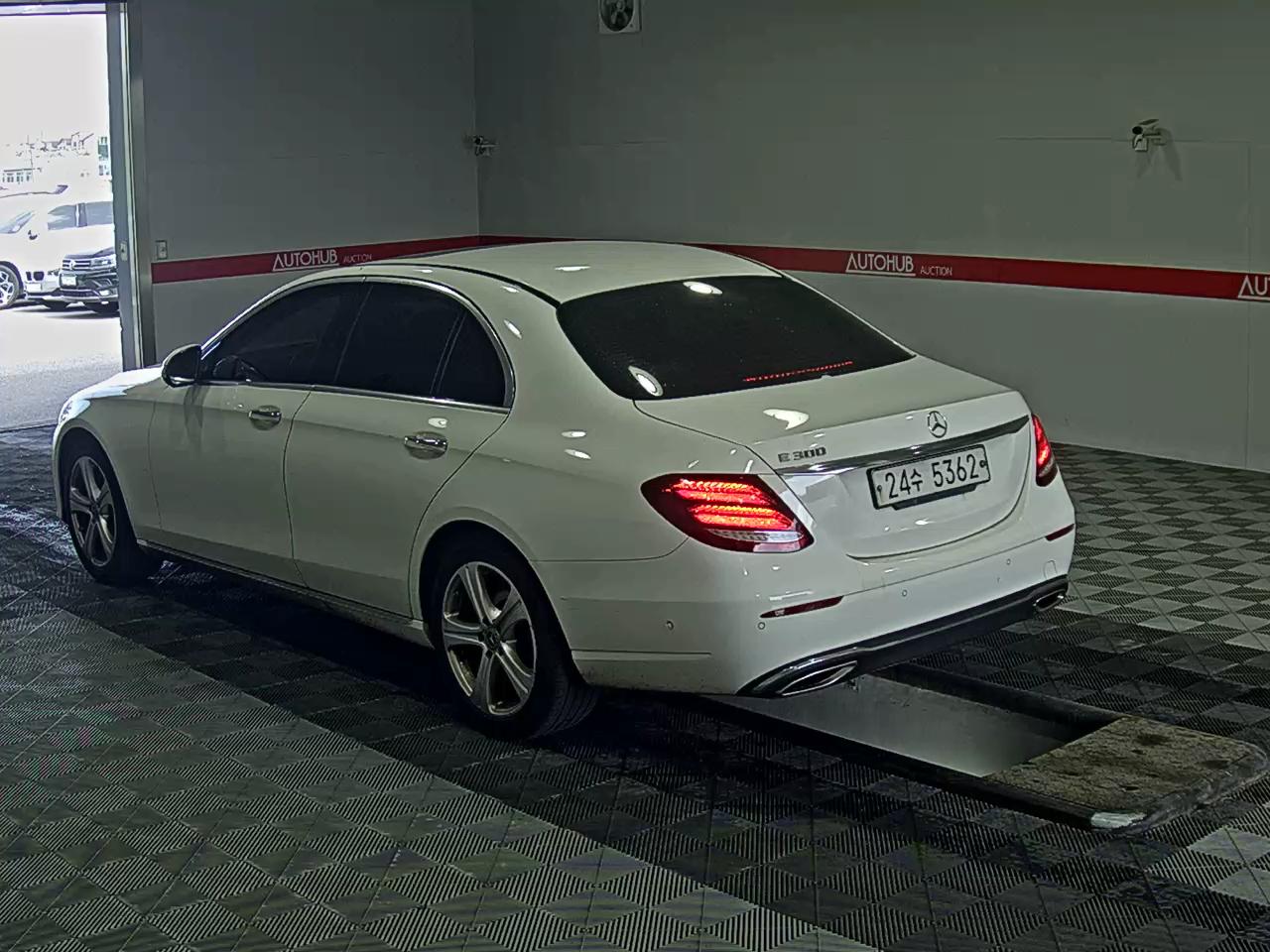 메르세데스-벤츠 E-클래스 2018 - 이미지 5