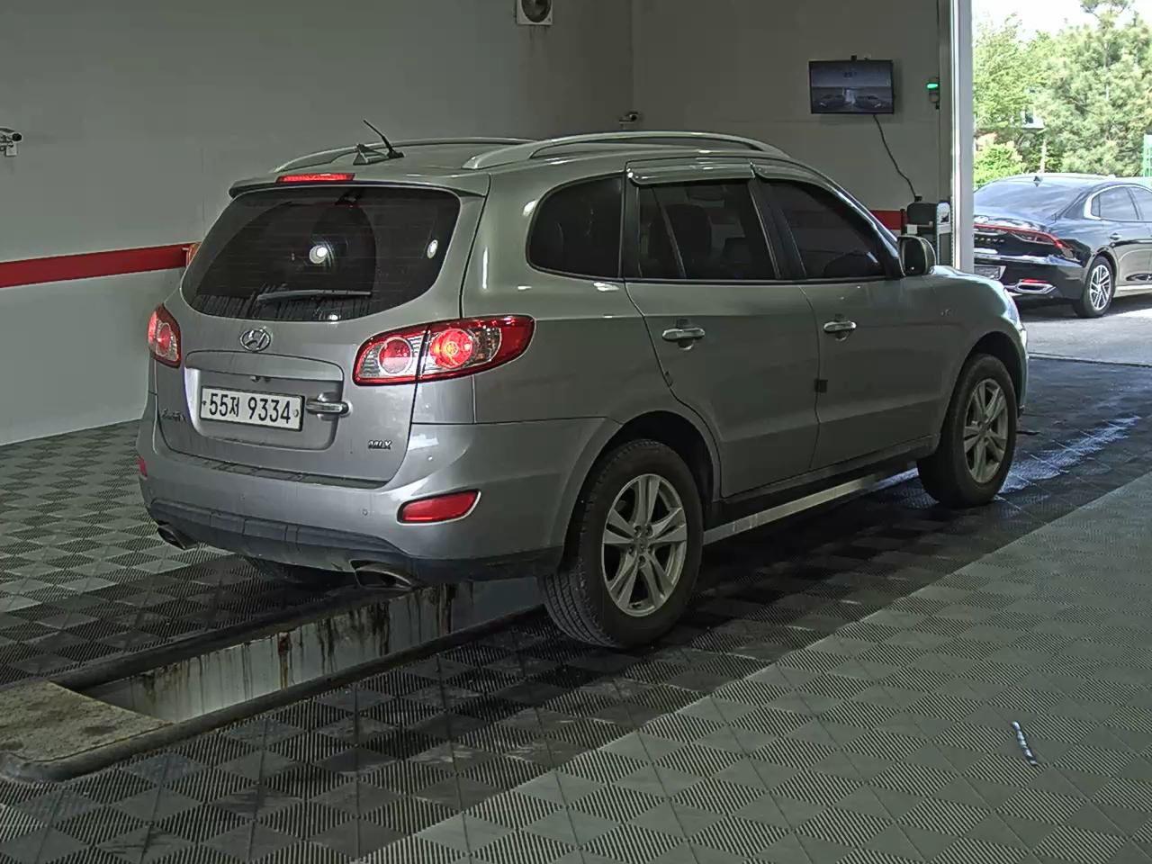 Hyundai Santa Fe 2010 - Image 4