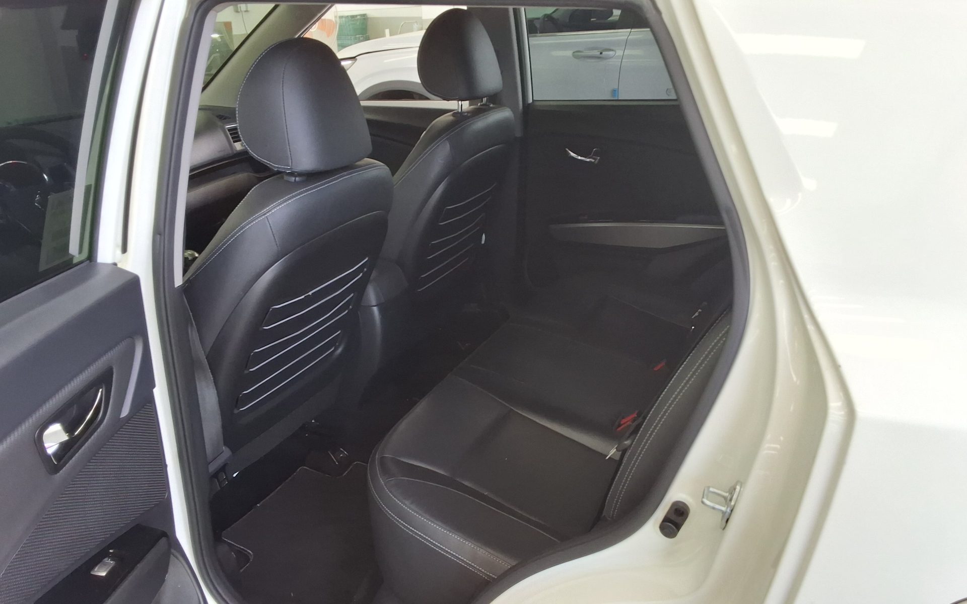 쌍용자동차 티볼리 2018 - 이미지 11