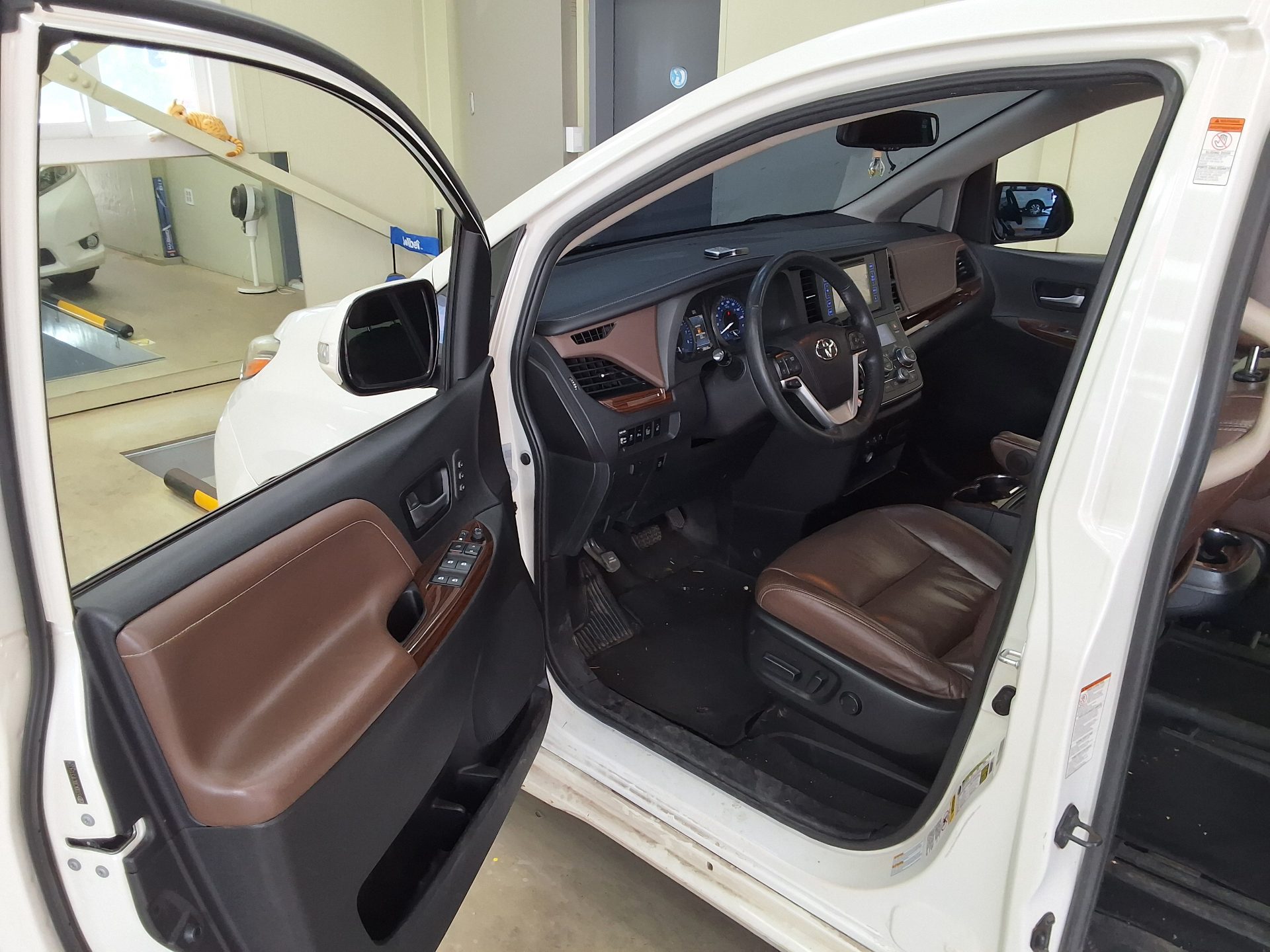 Toyota Sienna 2015 - Image 9