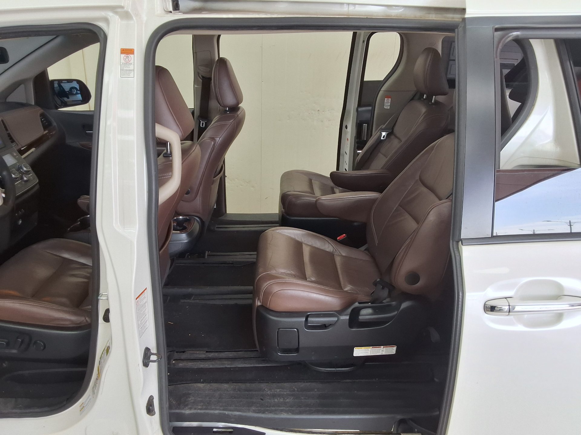 Toyota Sienna 2015 - Image 11