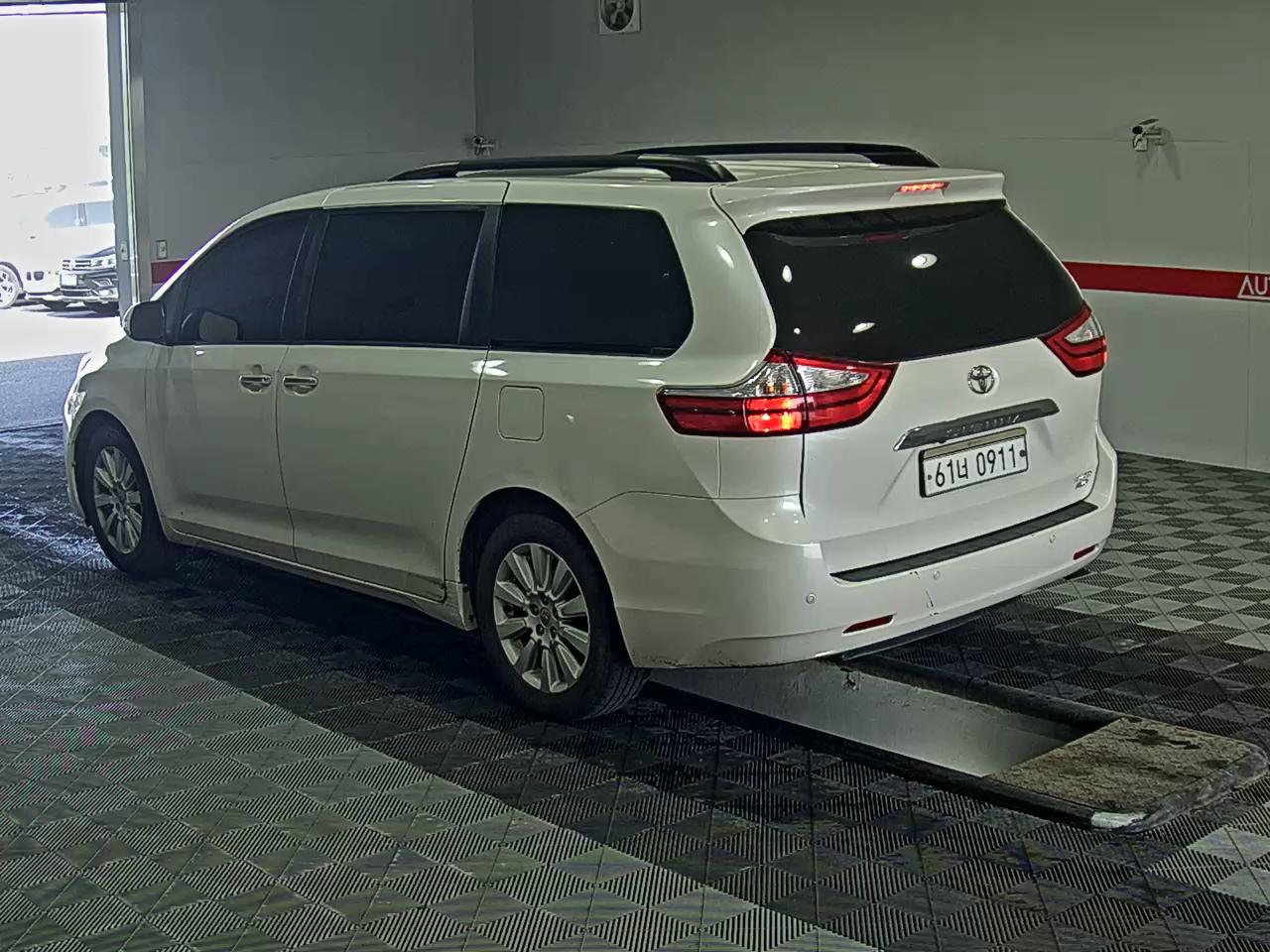 Toyota Sienna 2015 - Image 5