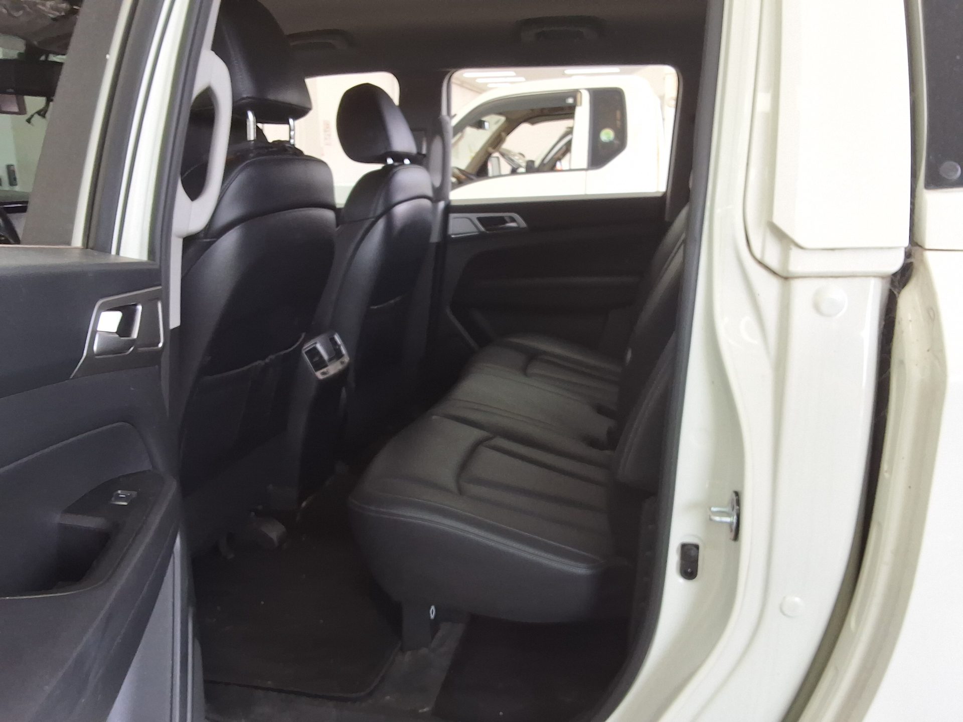 KG Mobility Rexton Sports 2019 - Image 12
