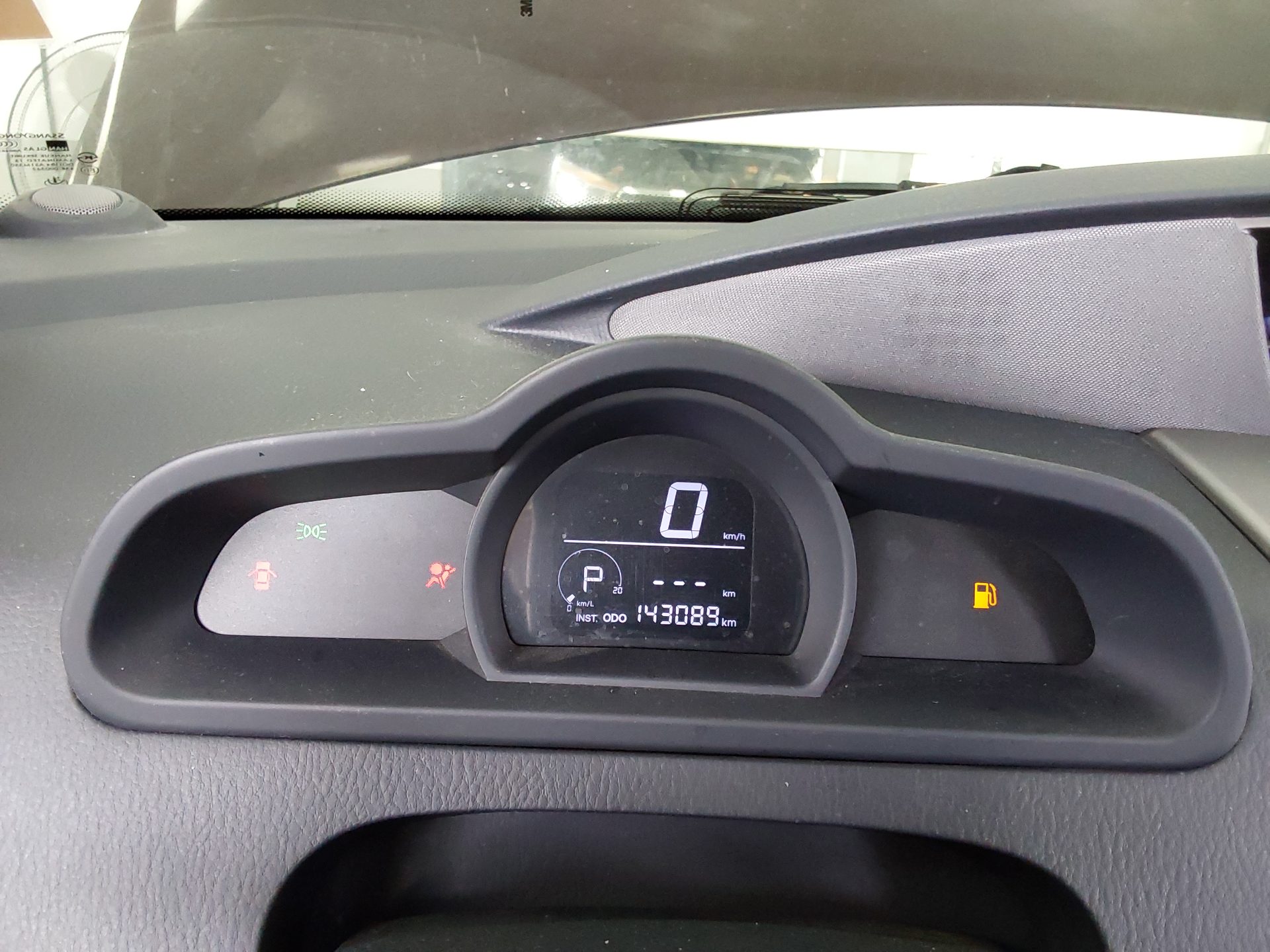 KG Mobility Korando Turismo 2014 - Image 9