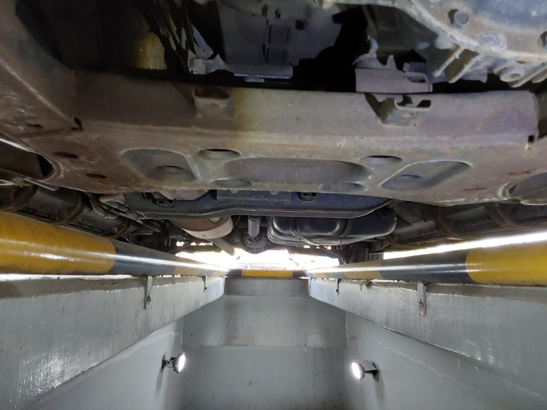 KG Mobility Korando Turismo 2014 - Image 8