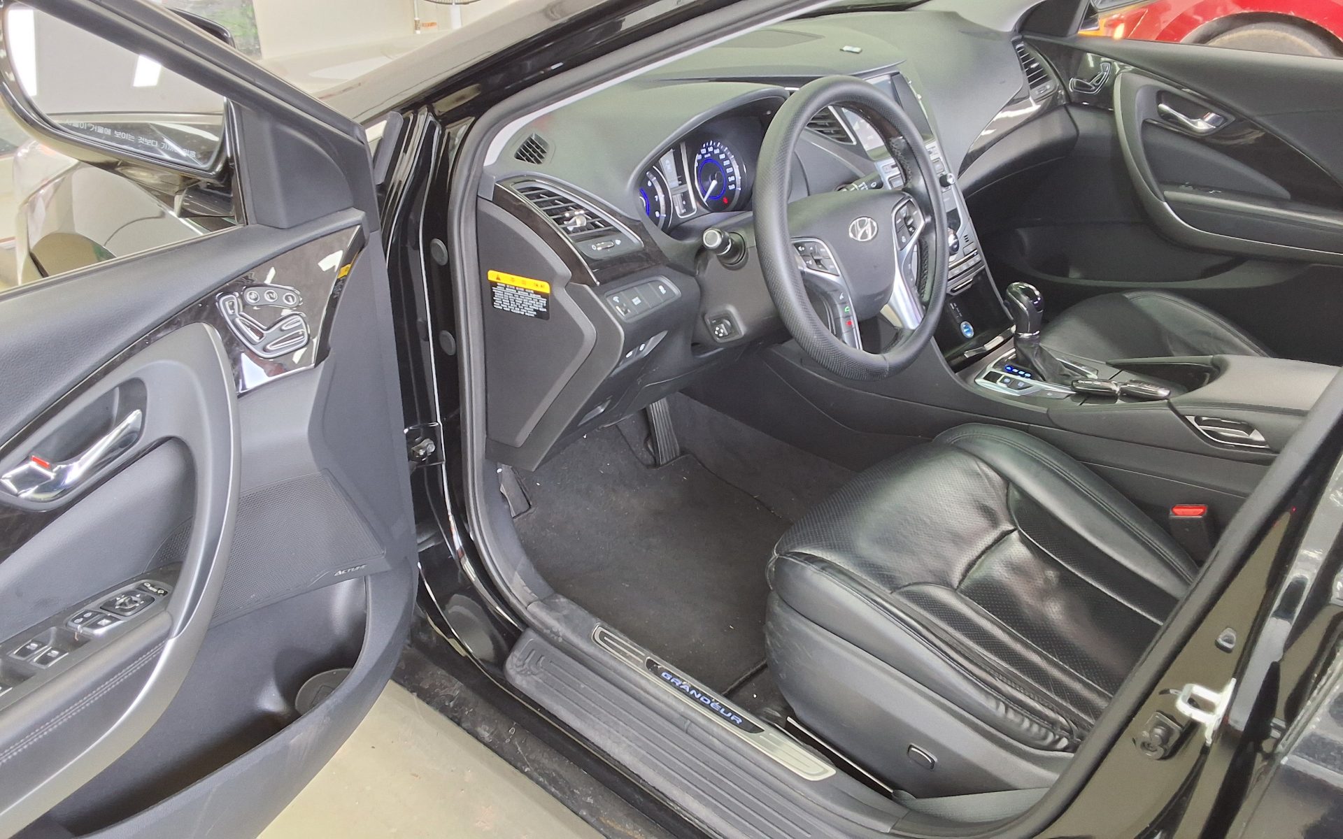 Hyundai Grandeur 2015 - Image 9