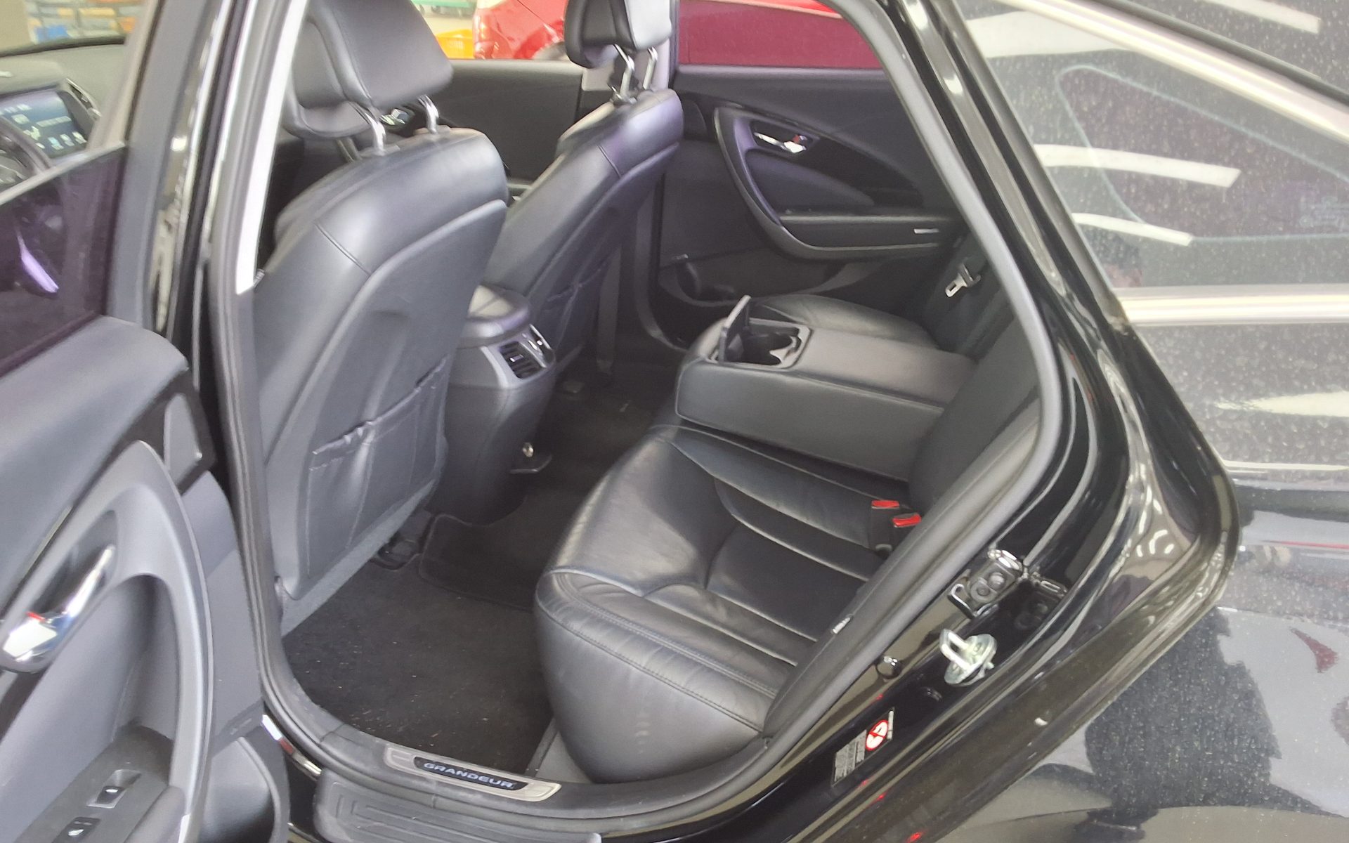 Hyundai Grandeur 2015 - Image 11