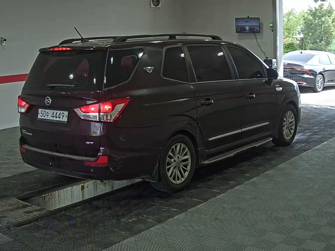 KG Mobility Korando Turismo 2014 - Image 4