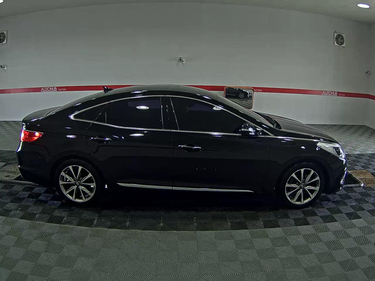 Hyundai Grandeur 2015 - Image 3