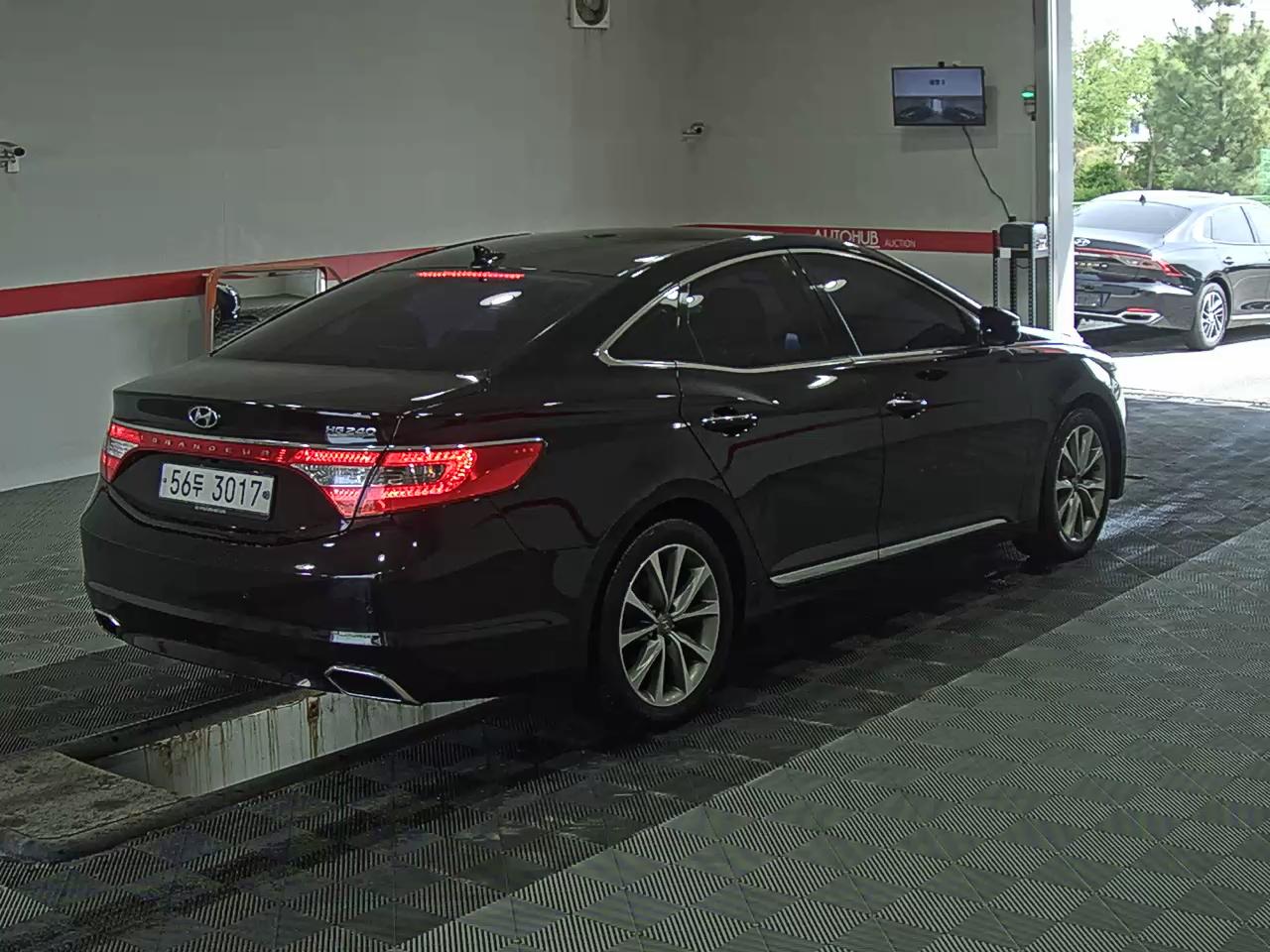Hyundai Grandeur 2015 - Image 4