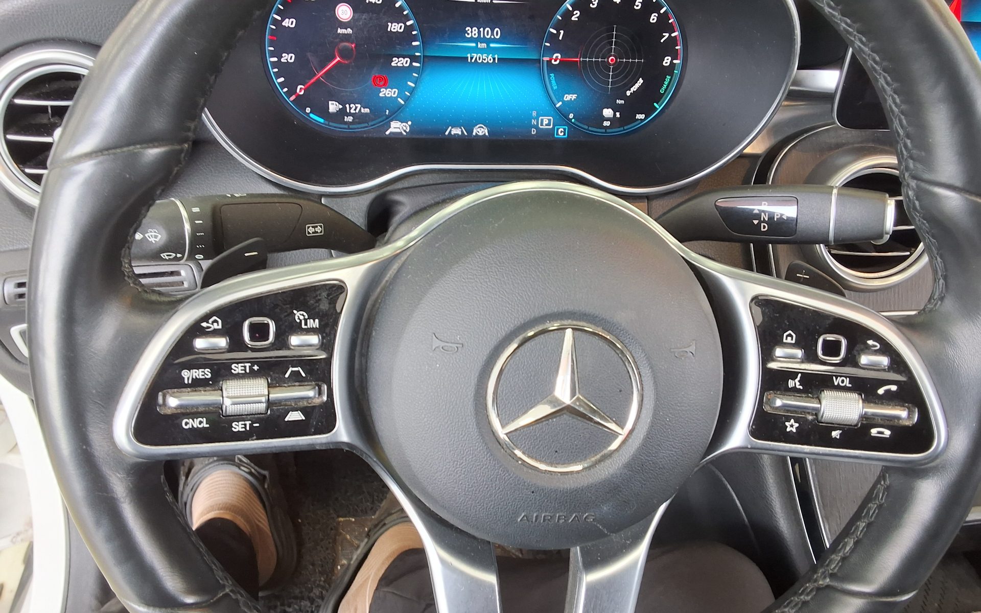 مرسيدس بنز GLC 2021 - صورة 16
