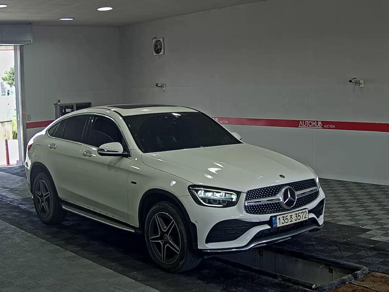 مرسيدس بنز GLC 2021 - صورة 2