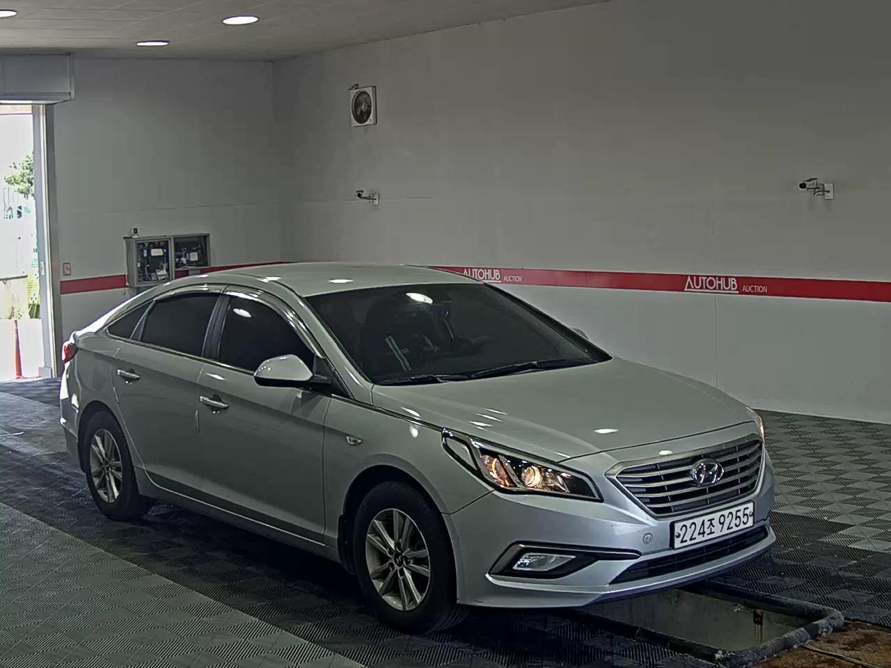 Hyundai Sonata 2017 - Image 2