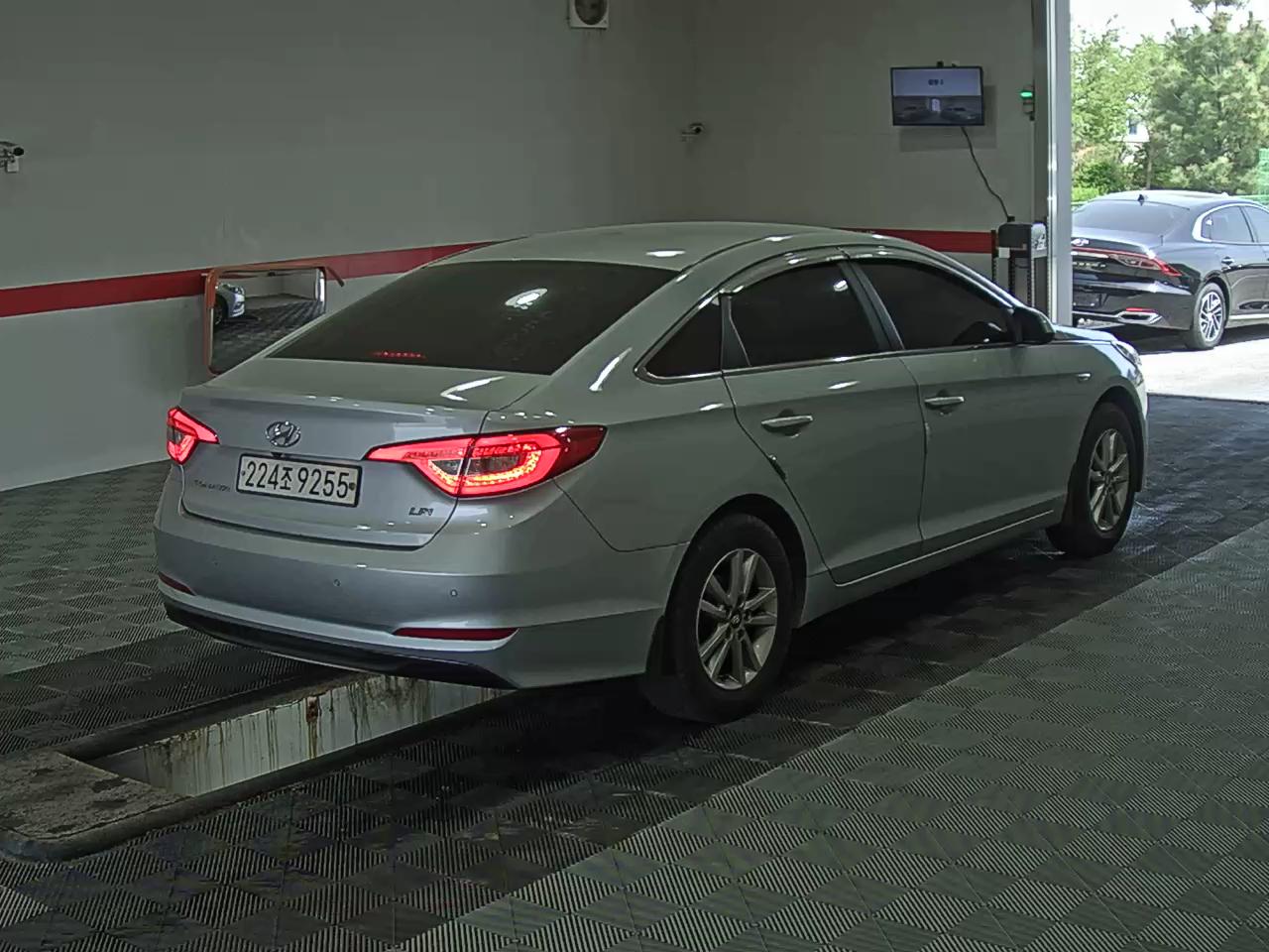Hyundai Sonata 2017 - Image 4
