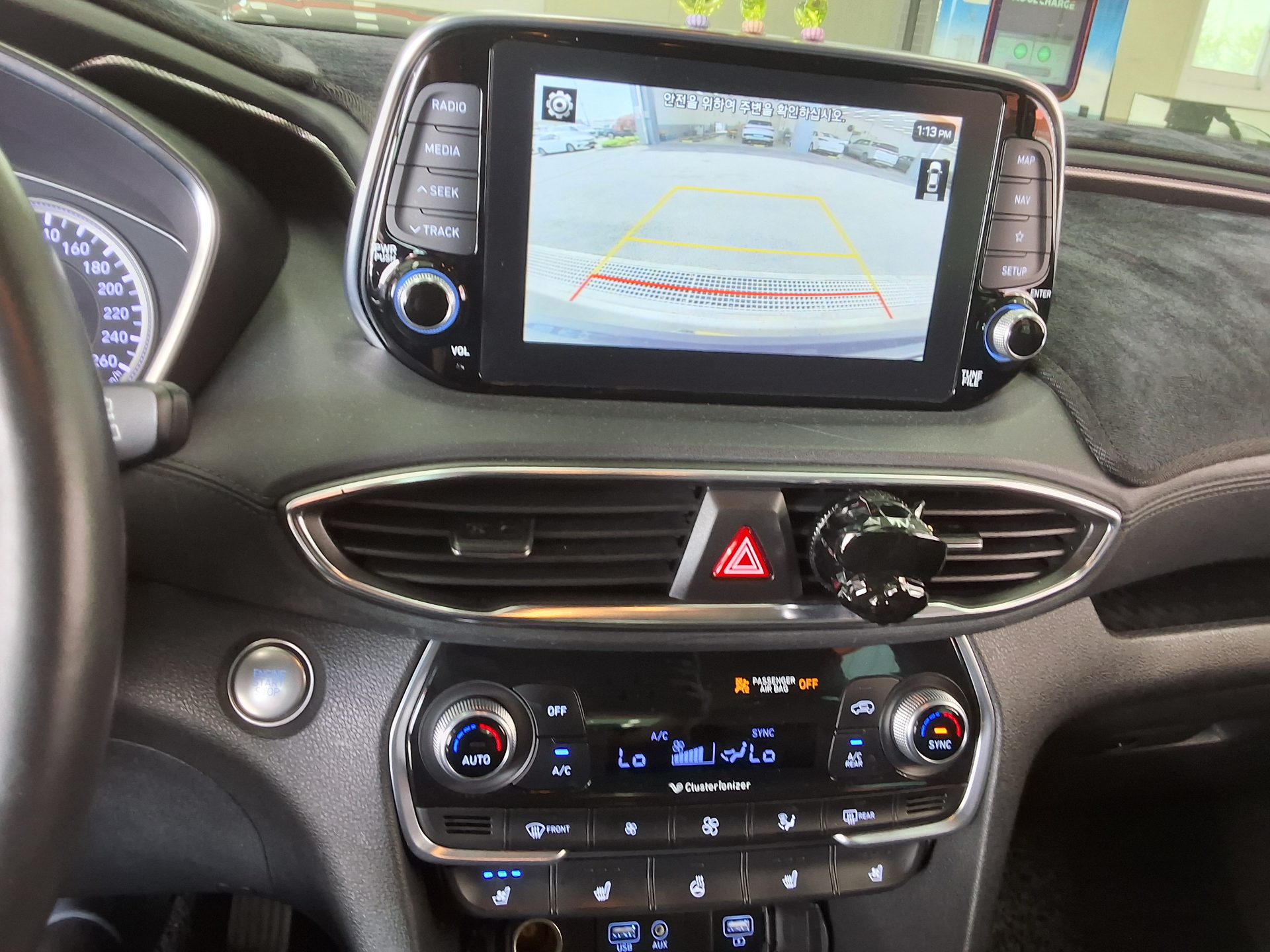 Hyundai Santa Fe 2019 - Image 16