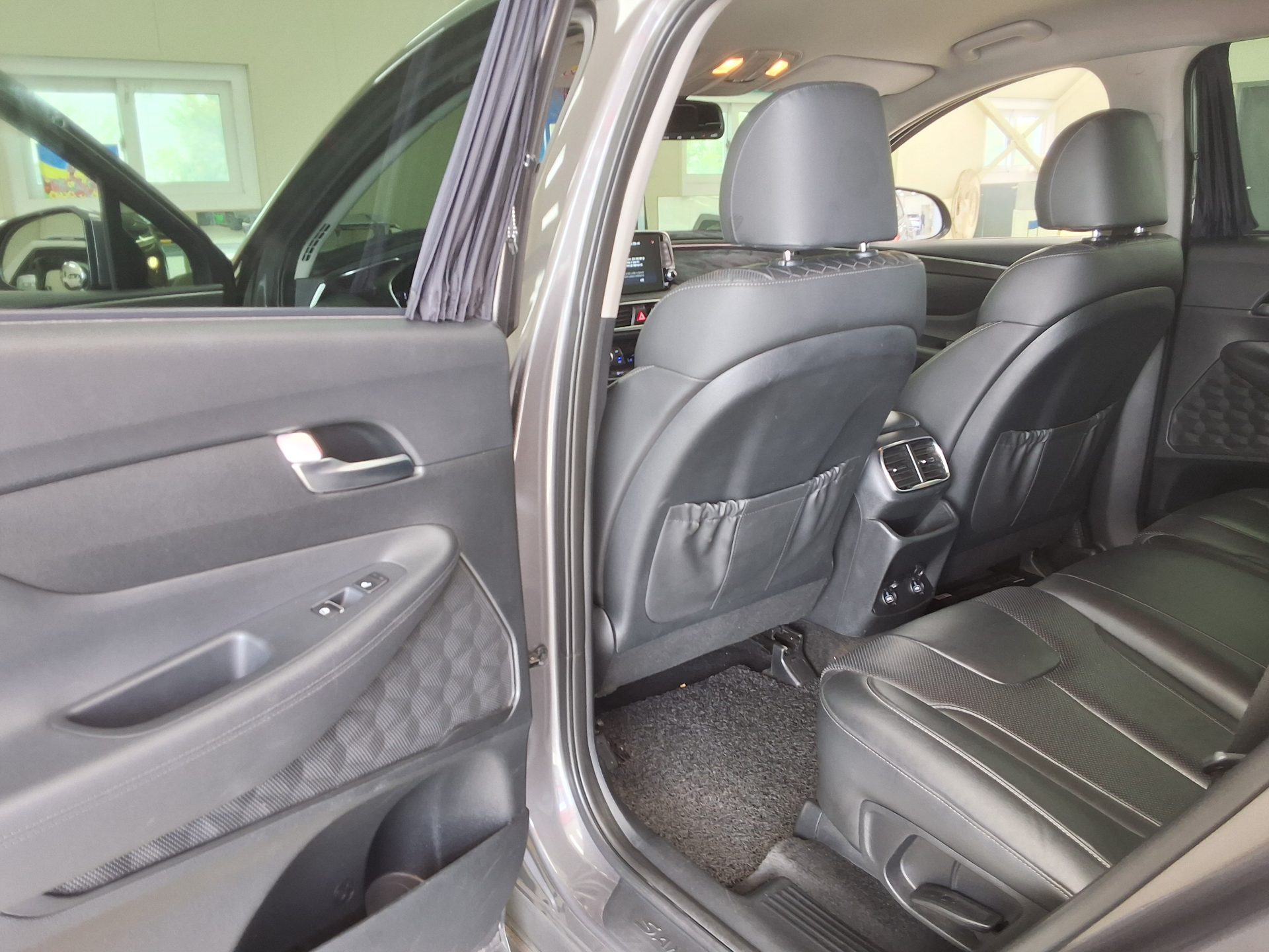 Hyundai Santa Fe 2019 - Image 11