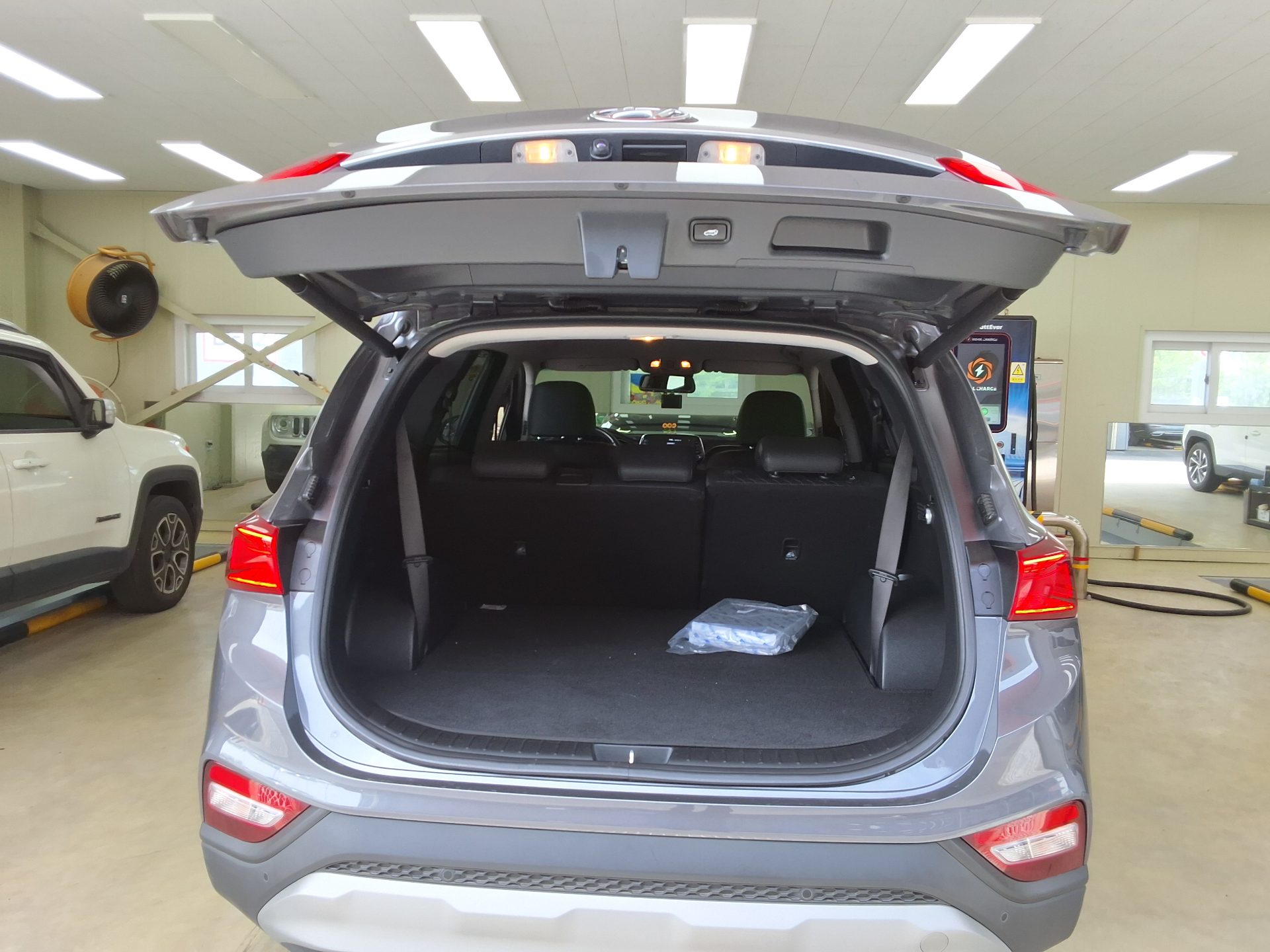 Hyundai Santa Fe 2019 - Image 14
