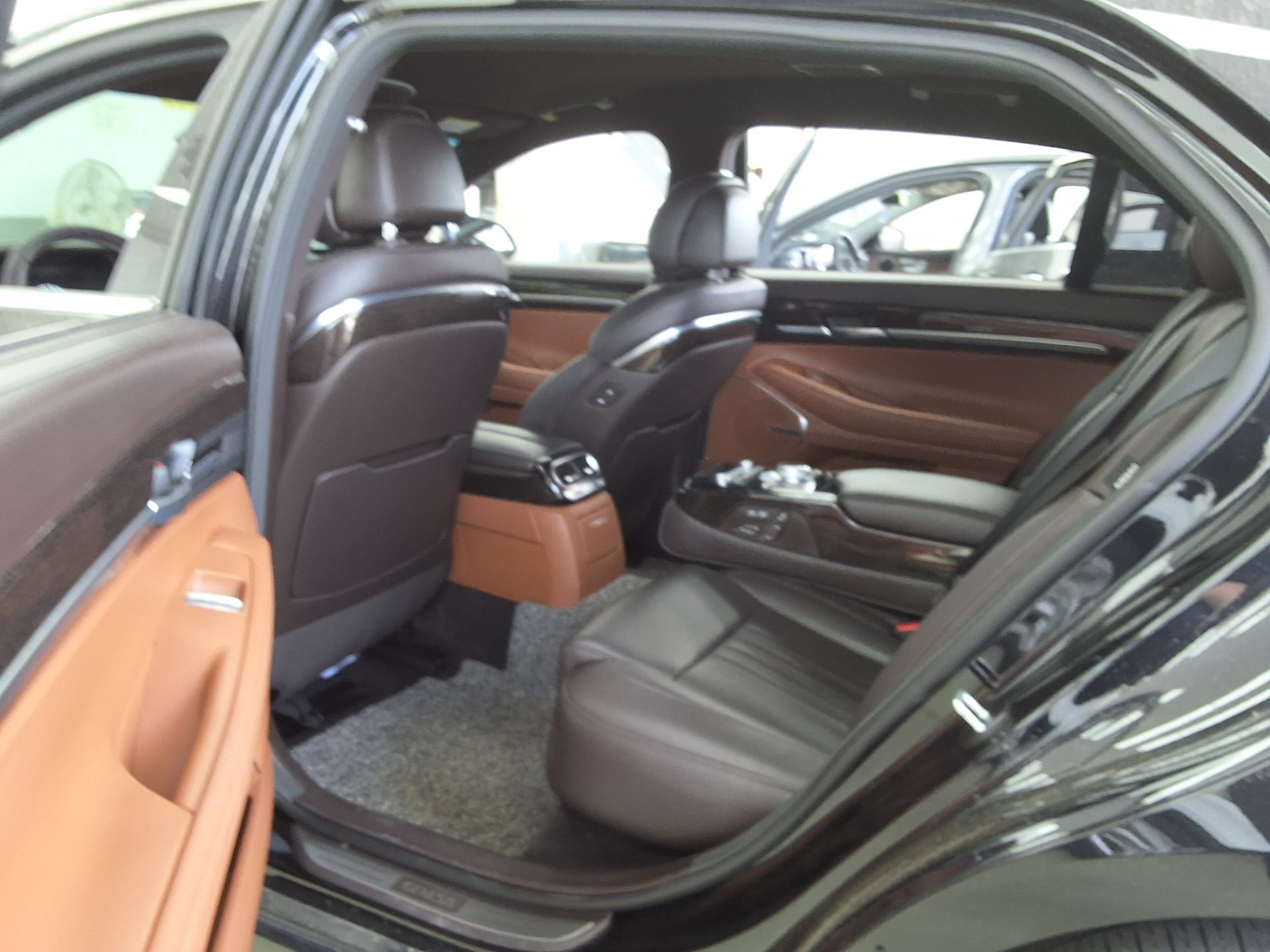 Genesis G90 2021 - Image 11