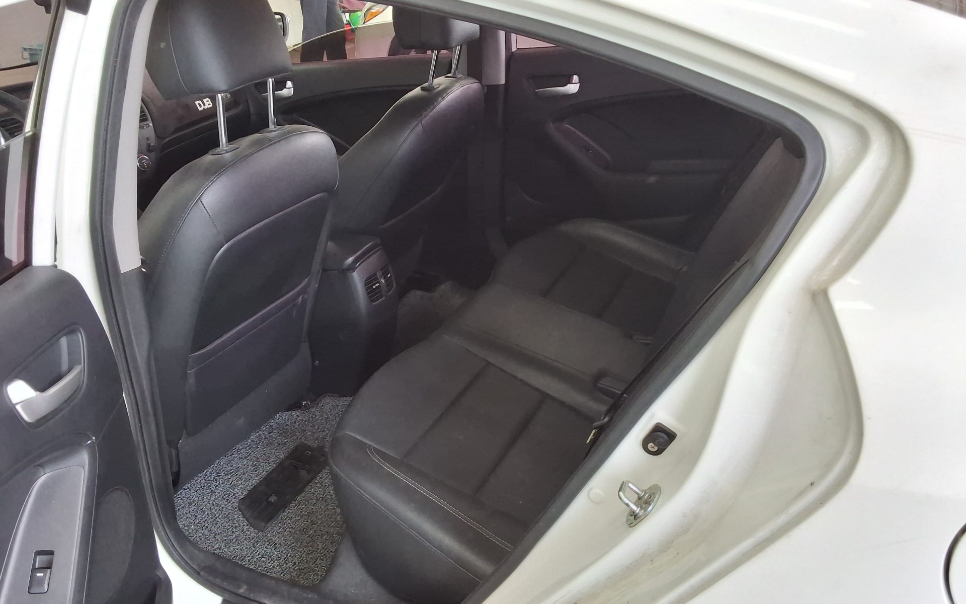 Kia K3 2014 - Image 11