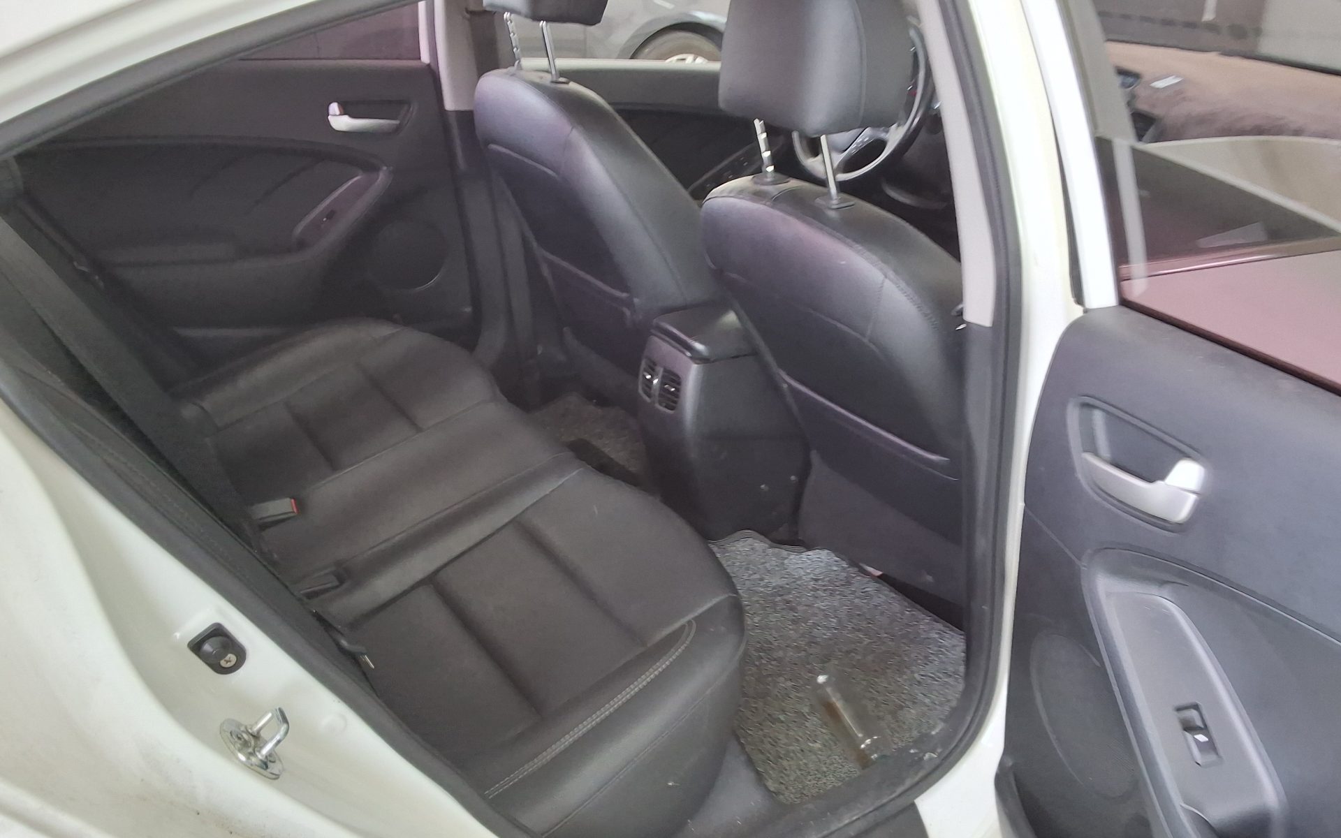 Kia K3 2014 - Image 12
