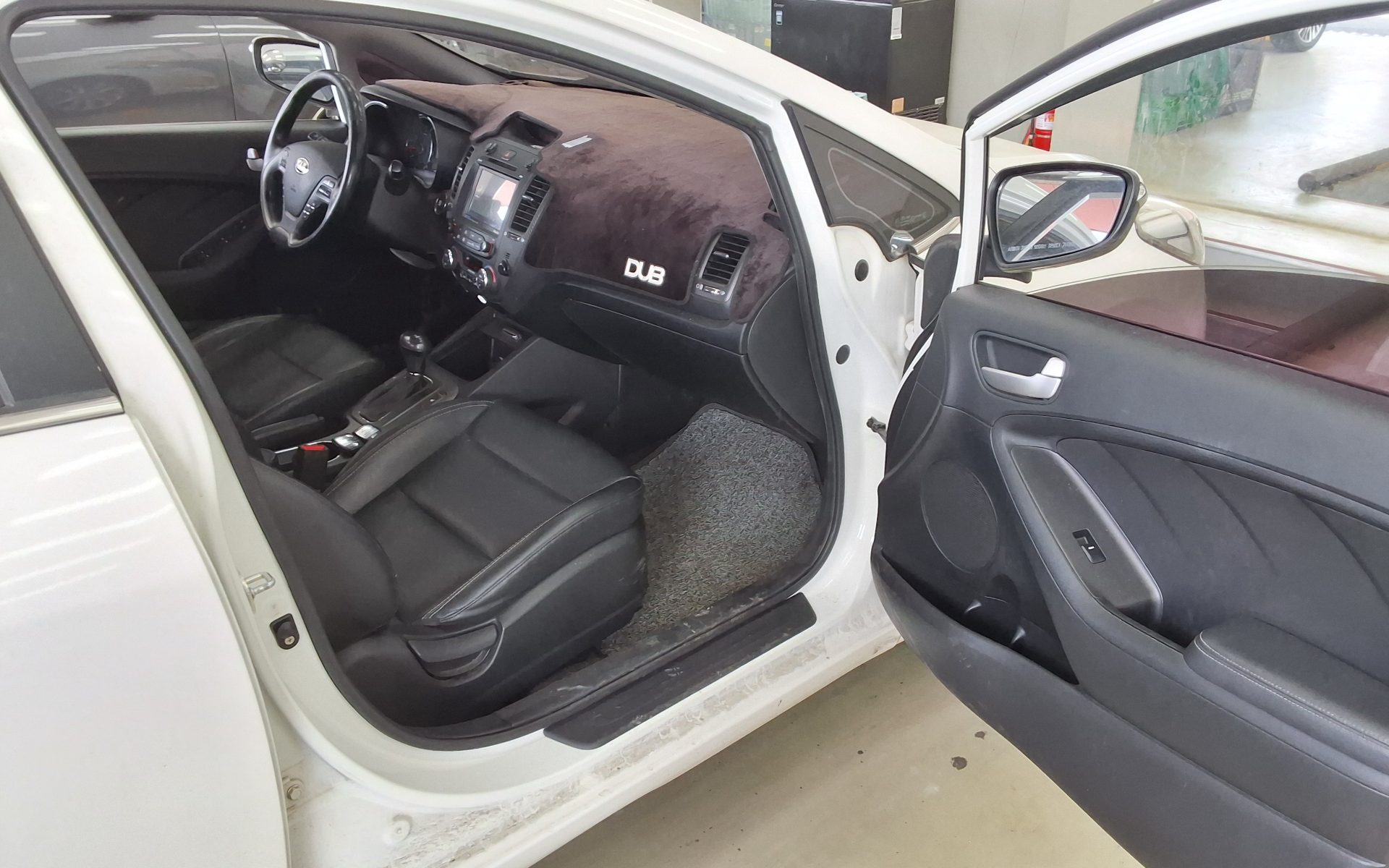 Kia K3 2014 - Image 13