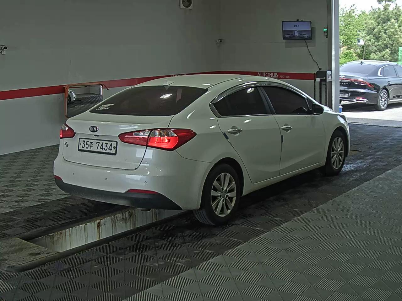 Kia K3 2014 - Image 4