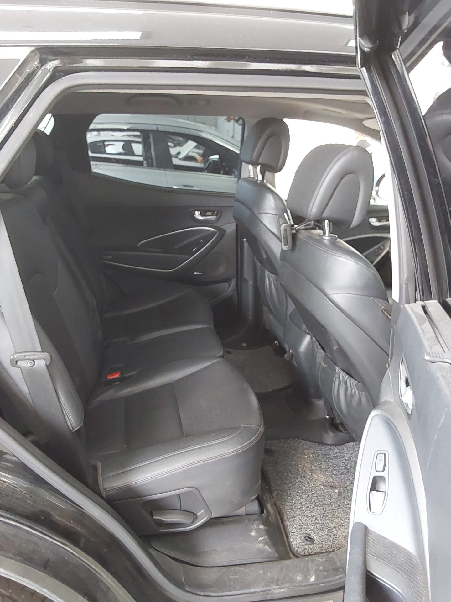 Hyundai Santa Fe 2015 - Image 12