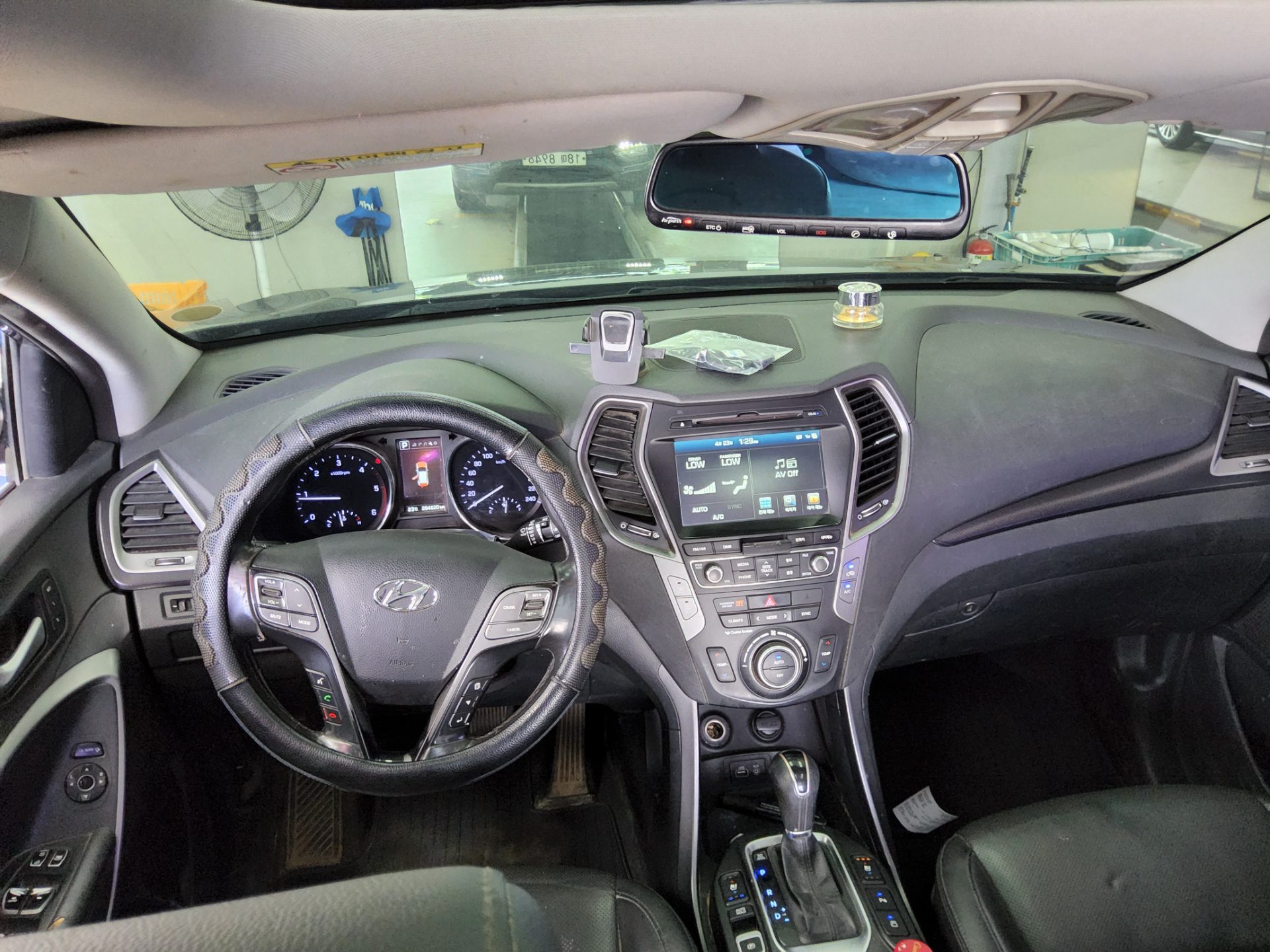 Hyundai Santa Fe 2016 - Image 10