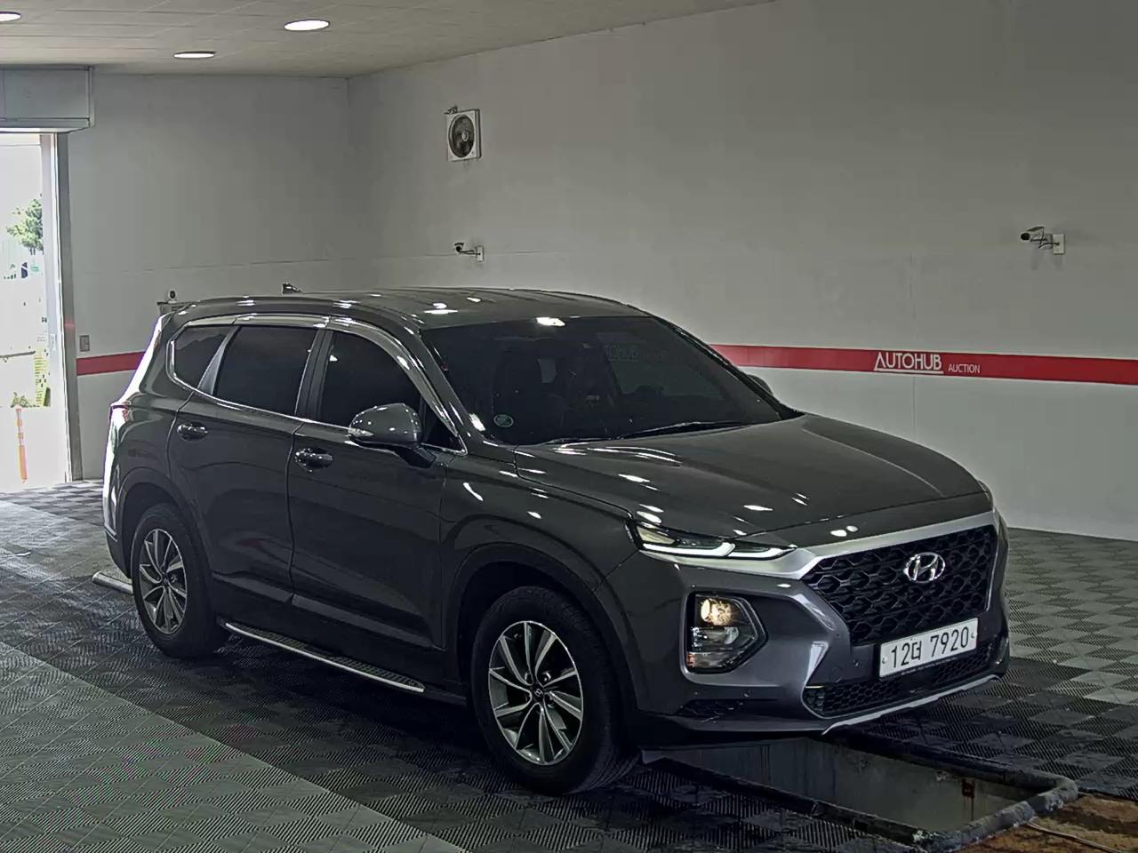 Hyundai Santa Fe 2019 - Image 2