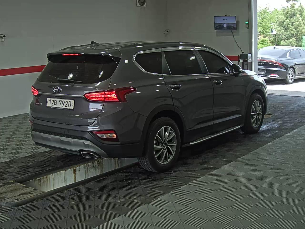 Hyundai Santa Fe 2019 - Image 4