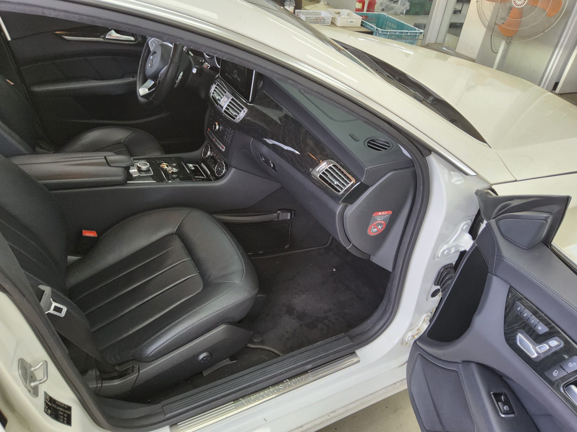 مرسيدس بنز CLS 2015 - صورة 13