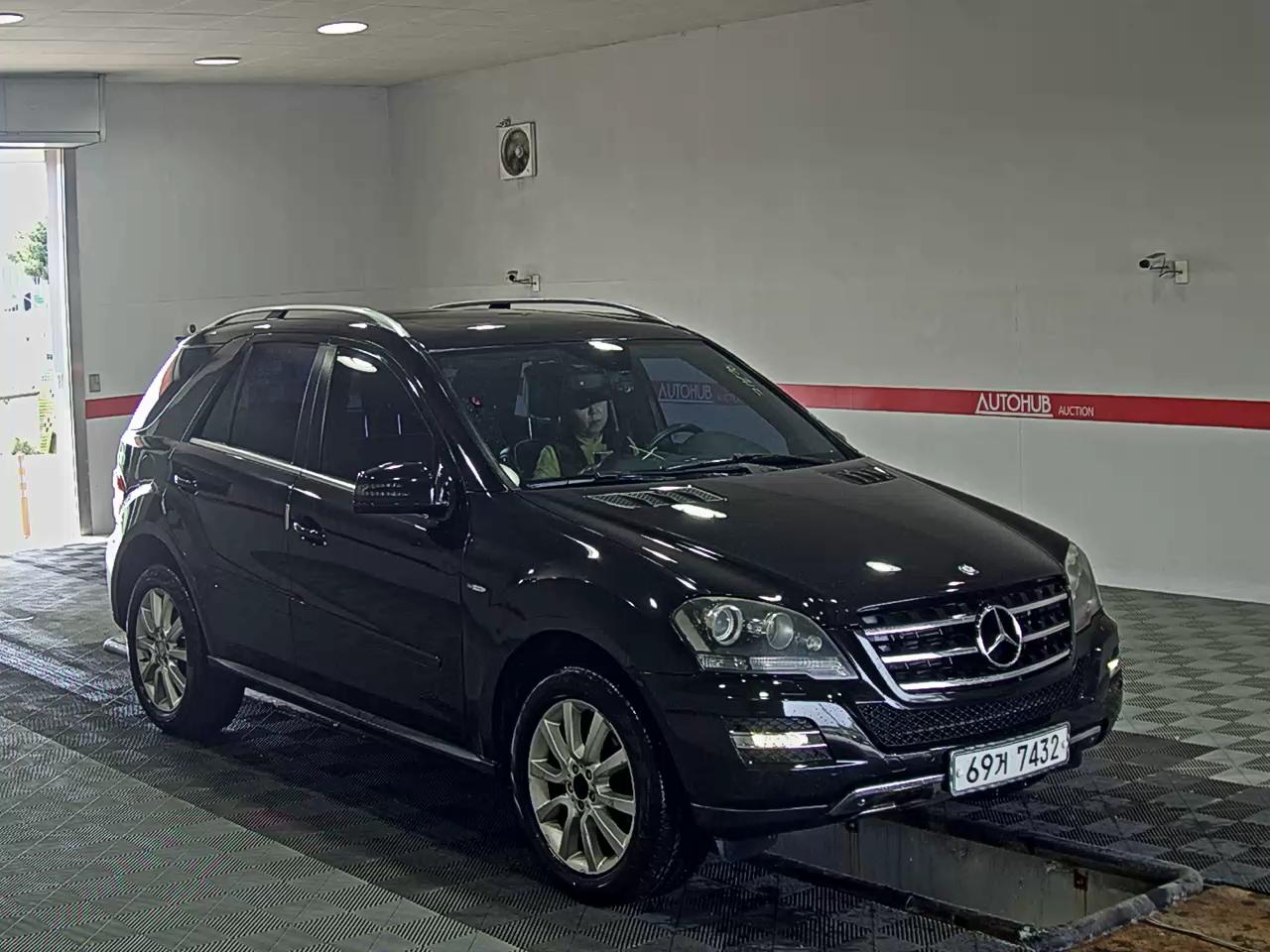 Mercedes-Benz Other 2011 - Image 2