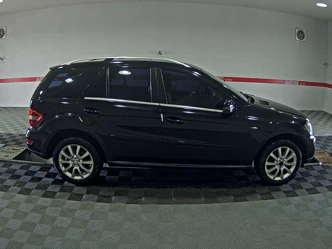 Mercedes-Benz Other 2011 - Image 3