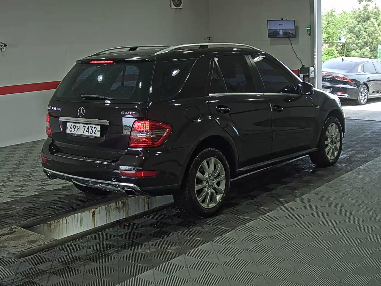 Mercedes-Benz Other 2011 - Image 4