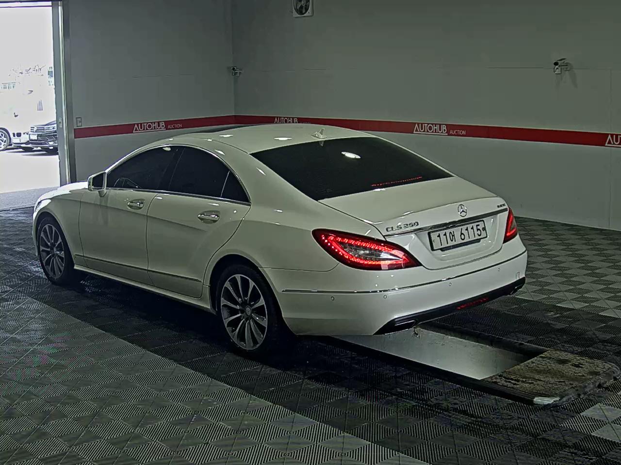مرسيدس بنز CLS 2015 - صورة 5