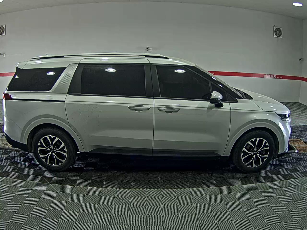 Kia Carnival 2021 - Image 3