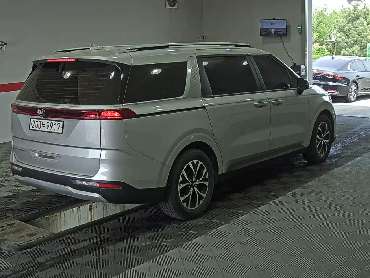 Kia Carnival 2021 - Image 4